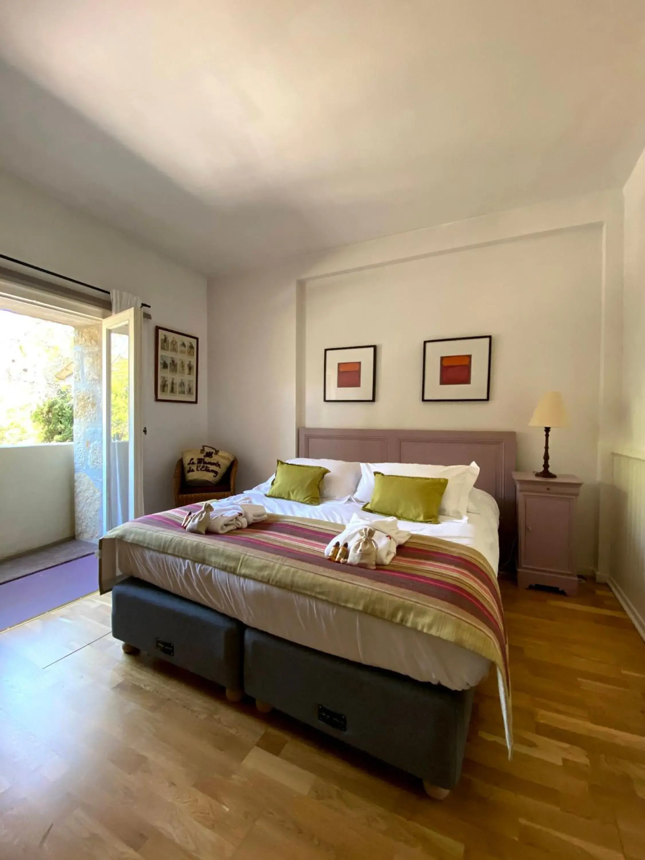 Double Room with Shower in Le Manoir de L'Étang Double Room with Shower in Le Manoir de L'Étang
