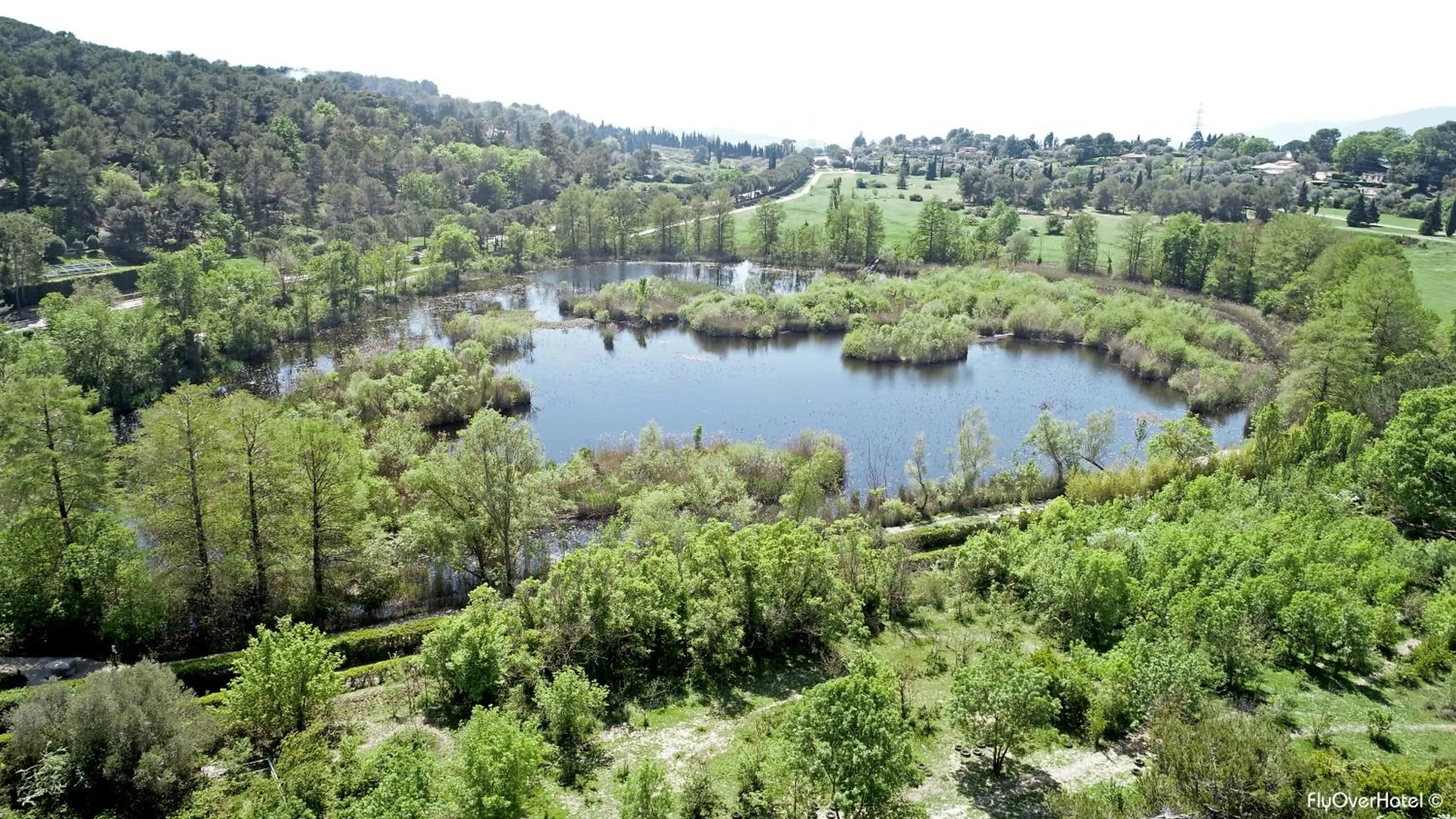 Nearby landmark in Le Manoir de L'Étang
