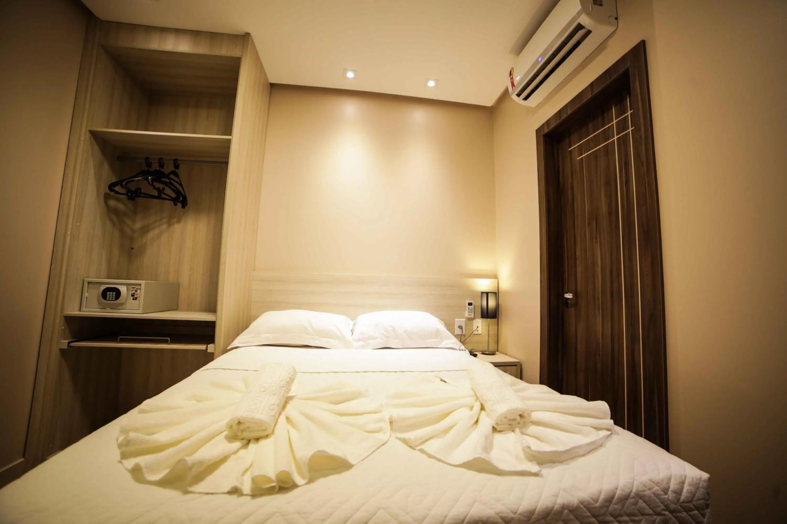 Bed in Hotel London Santarem