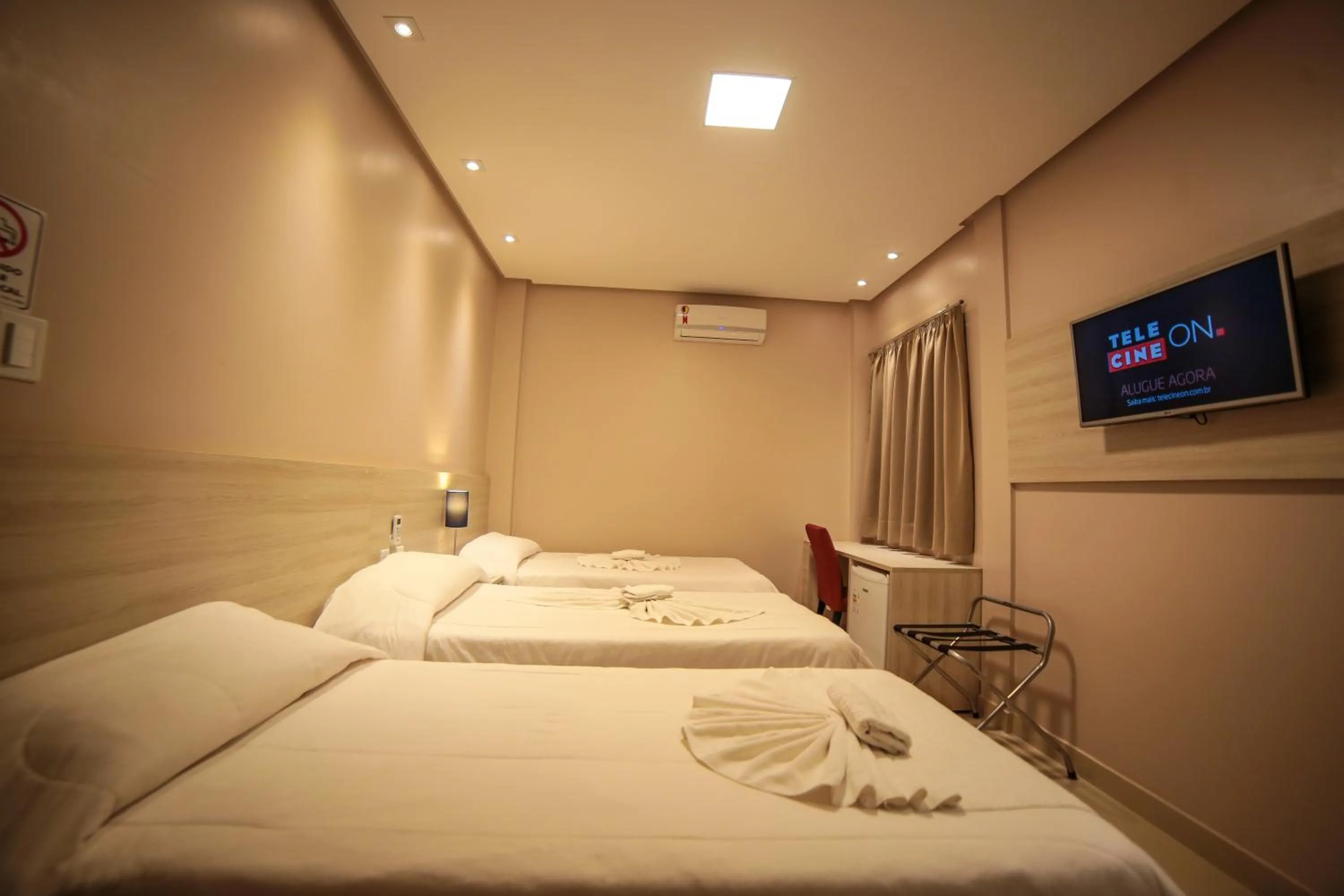 Bed in Hotel London Santarem