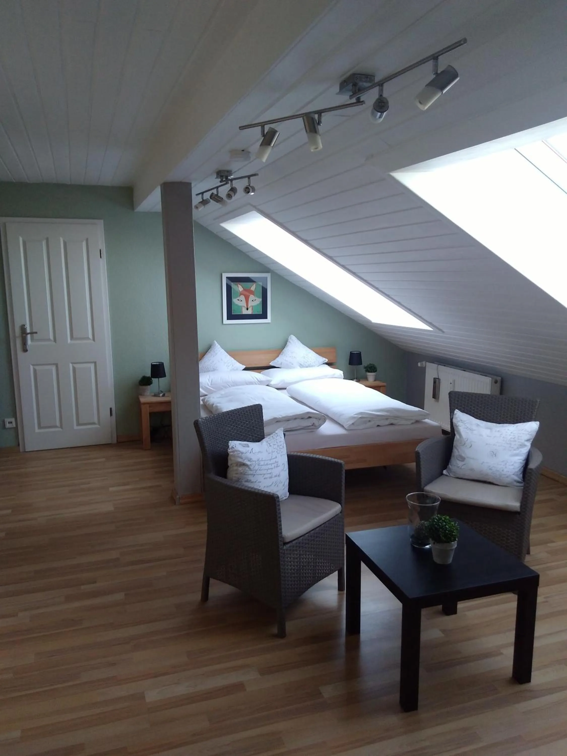 Photo of the whole room, Bed in Rheinauer Hof - bed & breakfast