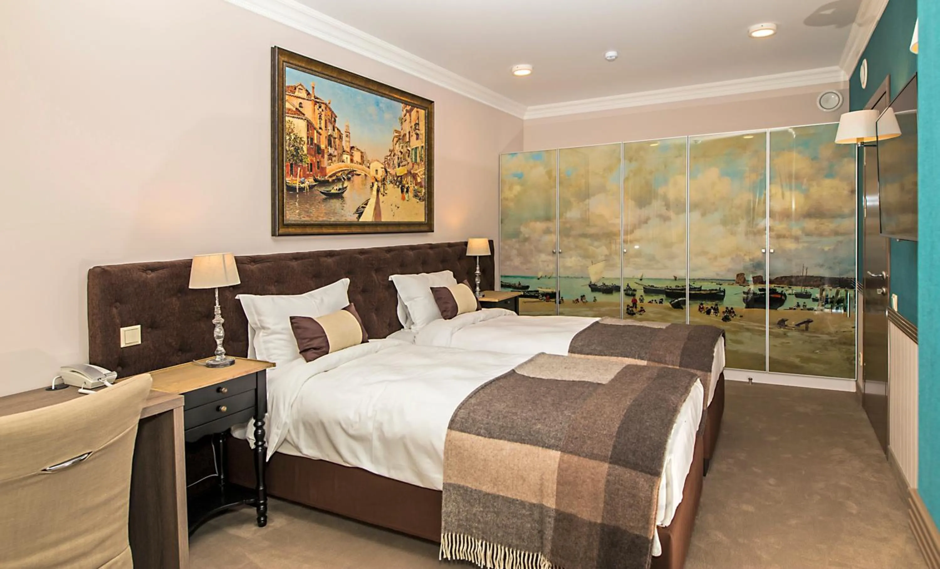 Bedroom, Bed in ZENTRUM Hotel