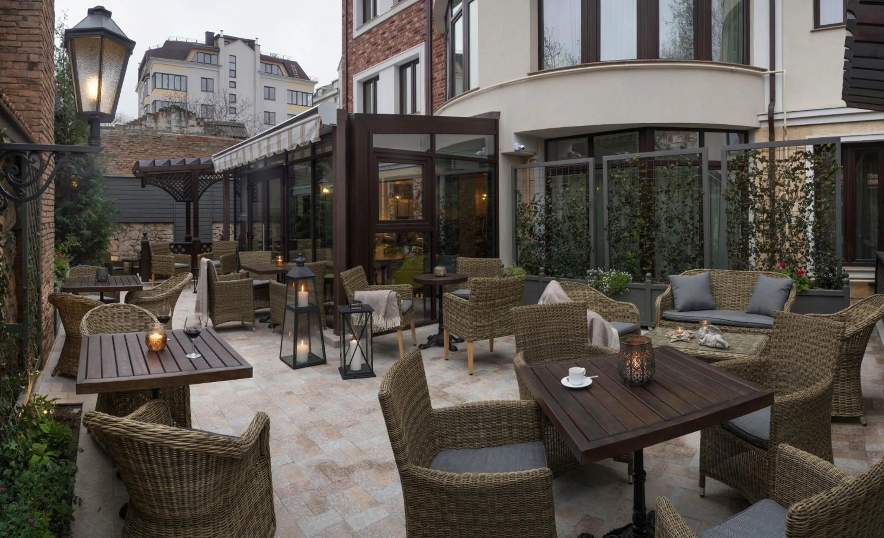 Restaurant/places to eat in ZENTRUM Hotel