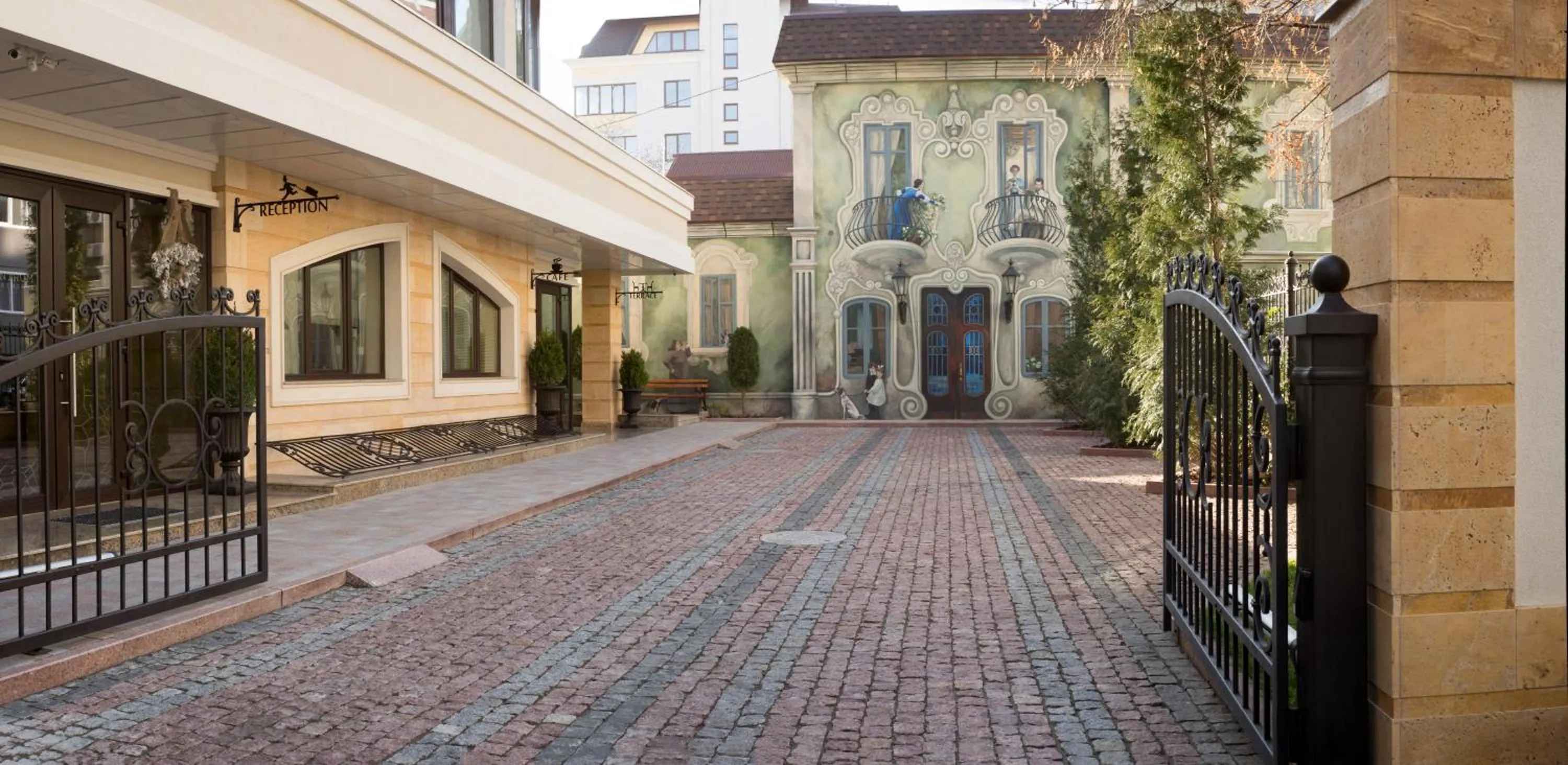 Property building in ZENTRUM Hotel