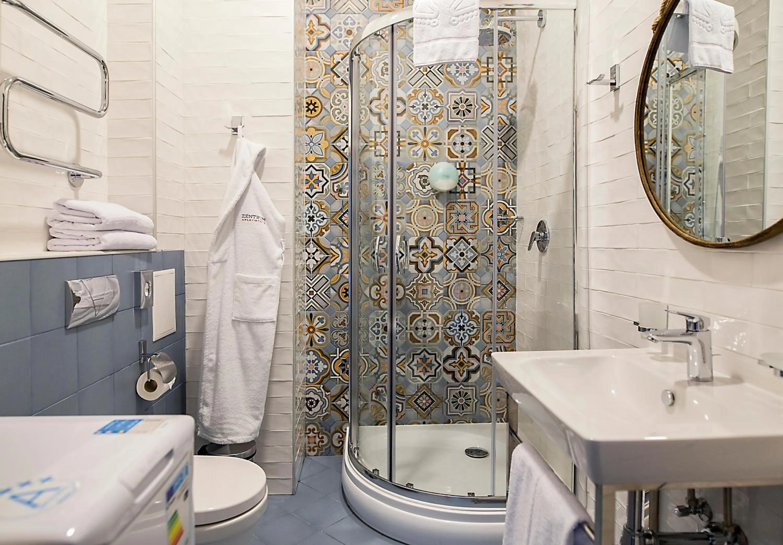 Toilet in ZENTRUM Hotel