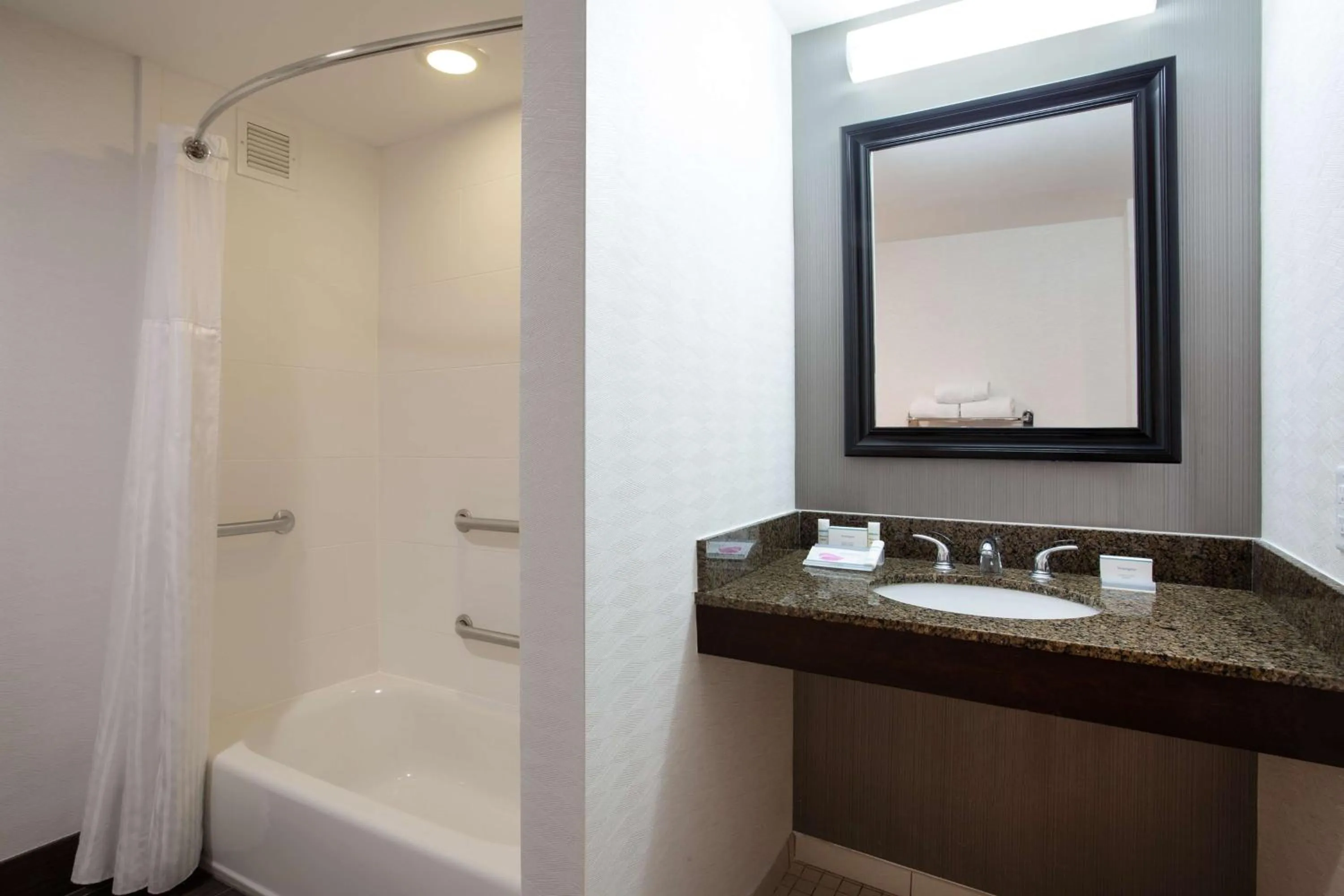 Bathroom in Hilton Garden Inn Nashville Smyrna