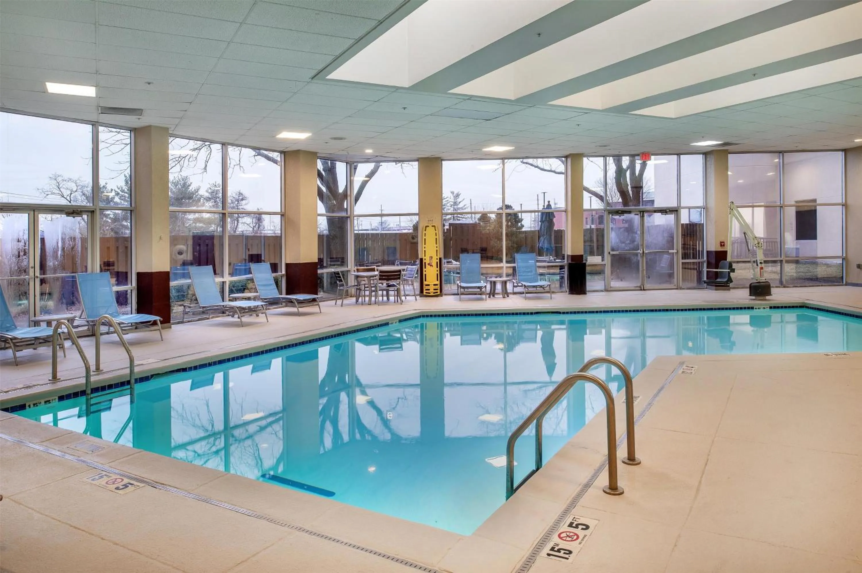 Pool view in Embassy Suites by Hilton St Louis Airport