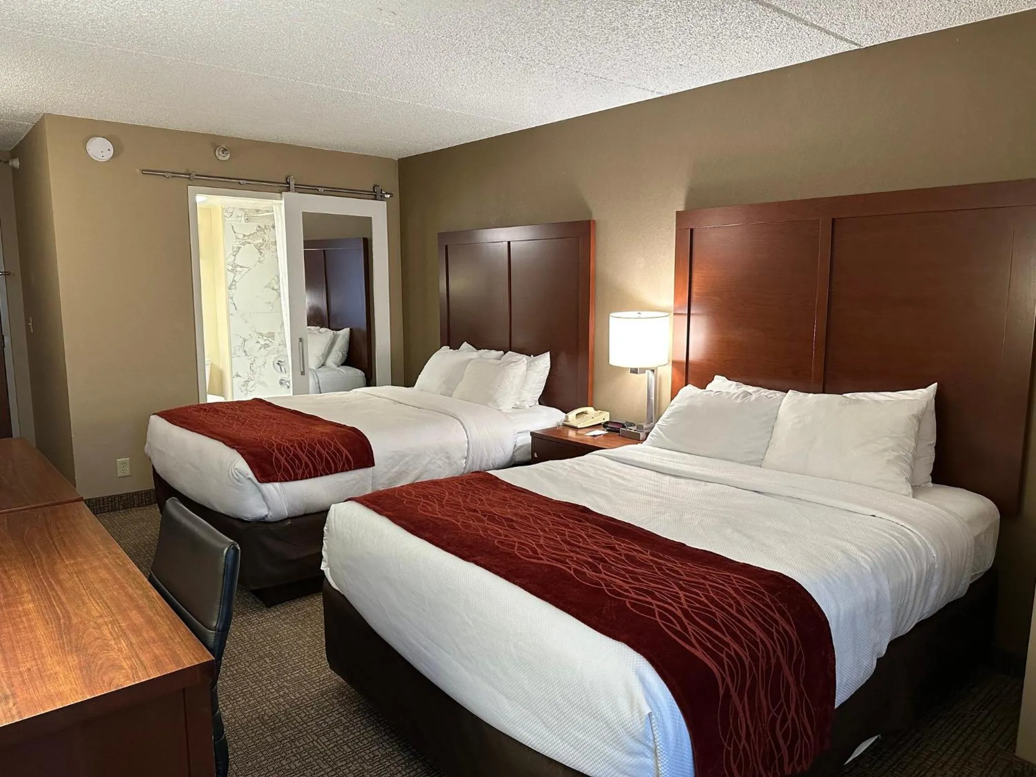 Photo of the whole room, Bed in Holiday Inn Express & Suites Eden Prairie - Minneapolis by IHG
