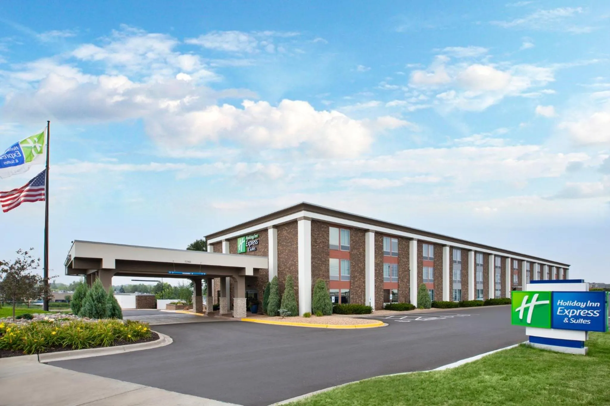 Property building in Holiday Inn Express & Suites Eden Prairie - Minneapolis by IHG