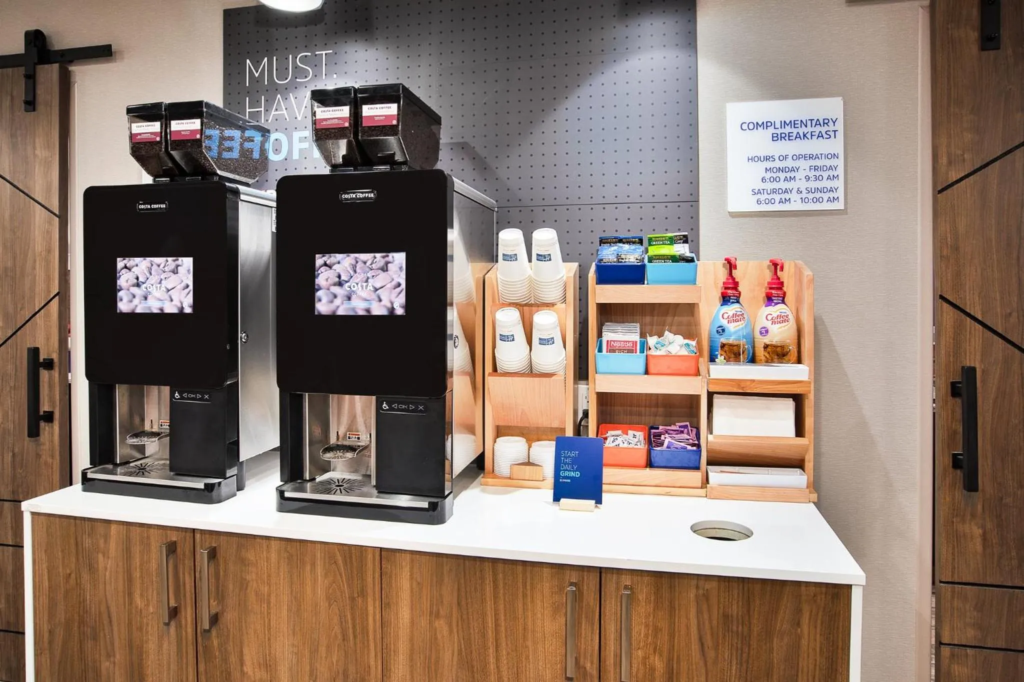 Breakfast in Holiday Inn Express & Suites Eden Prairie - Minneapolis by IHG