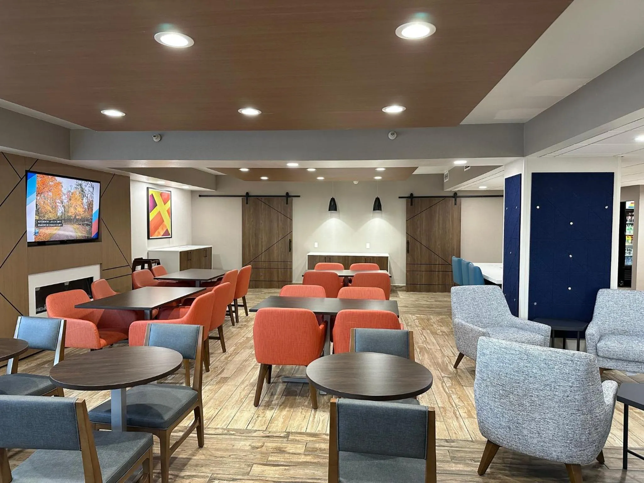 Breakfast in Holiday Inn Express & Suites Eden Prairie - Minneapolis by IHG