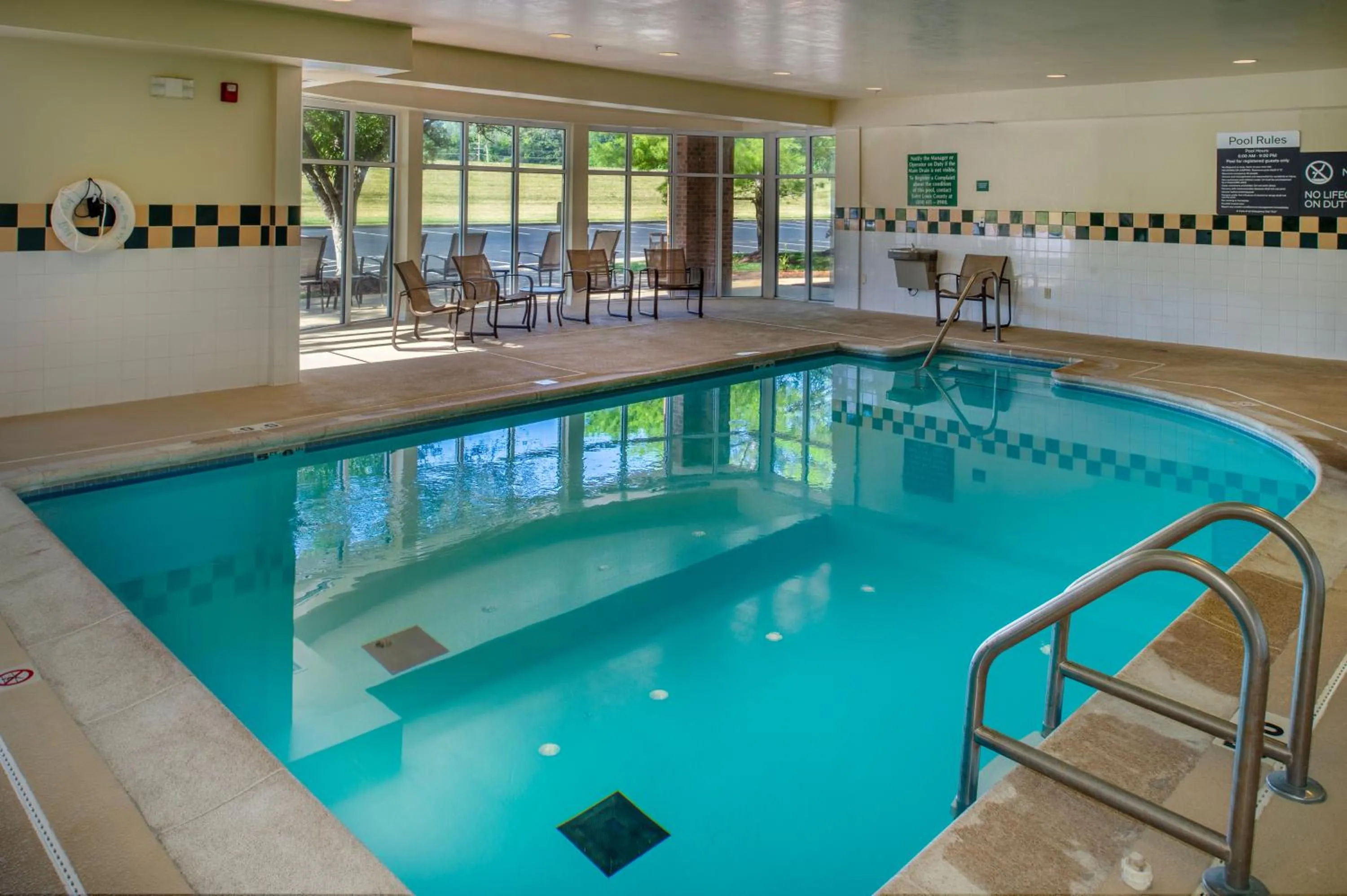 Swimming pool in Hilton Garden Inn St. Louis/Chesterfield