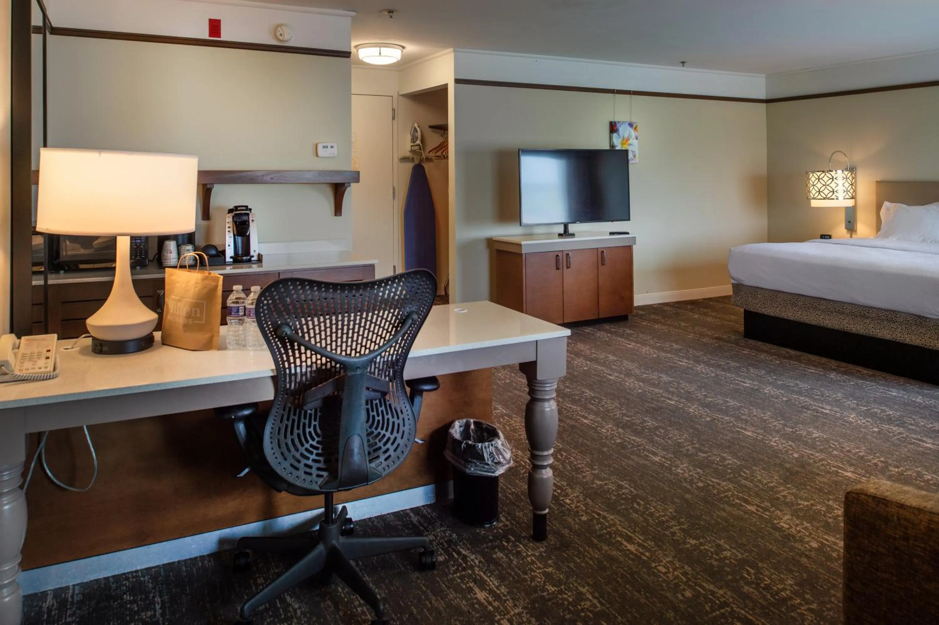 Bed in Hilton Garden Inn St. Louis/Chesterfield