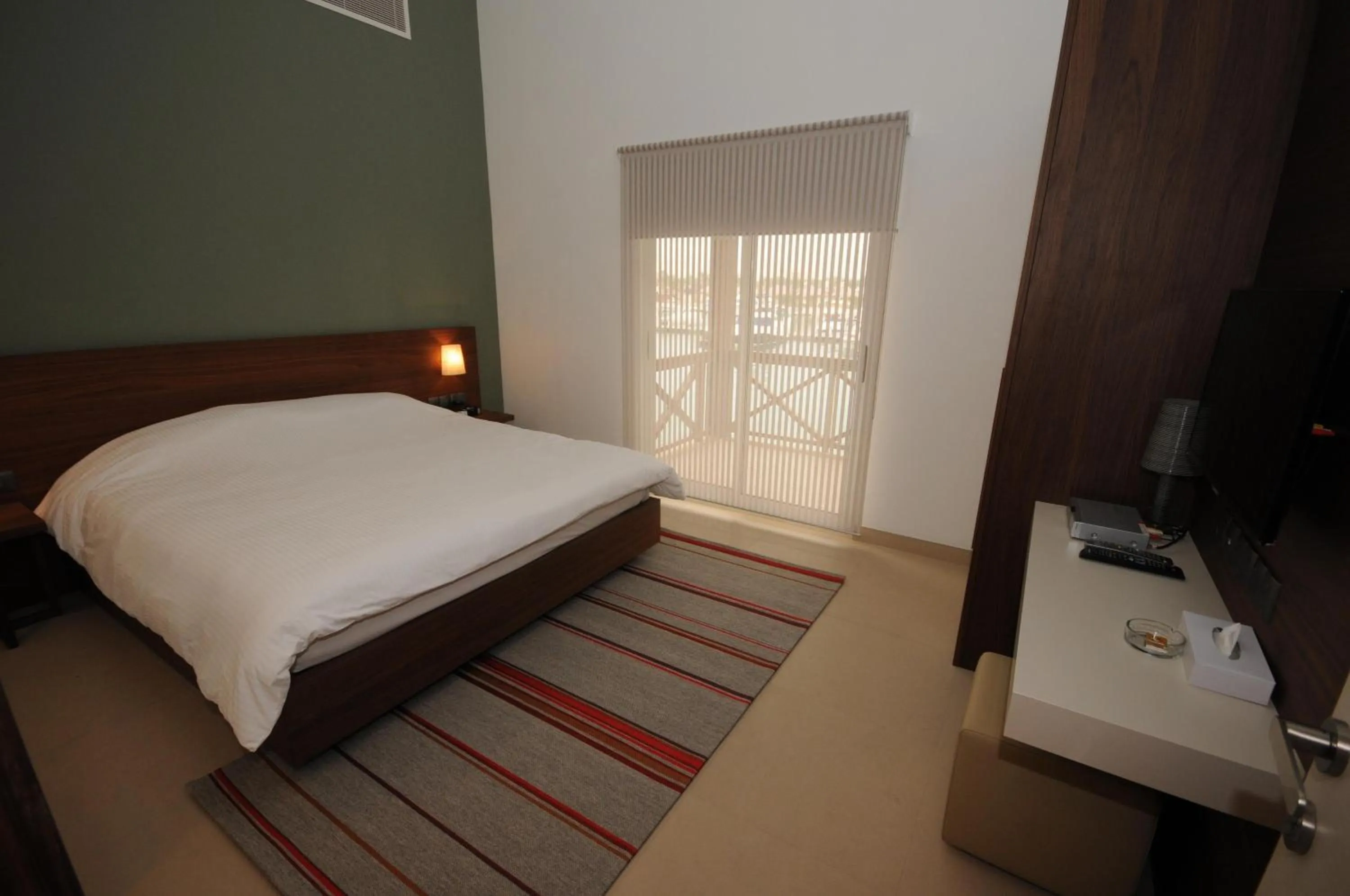 Balcony/Terrace, Bed in AlBander Hotel & Resort