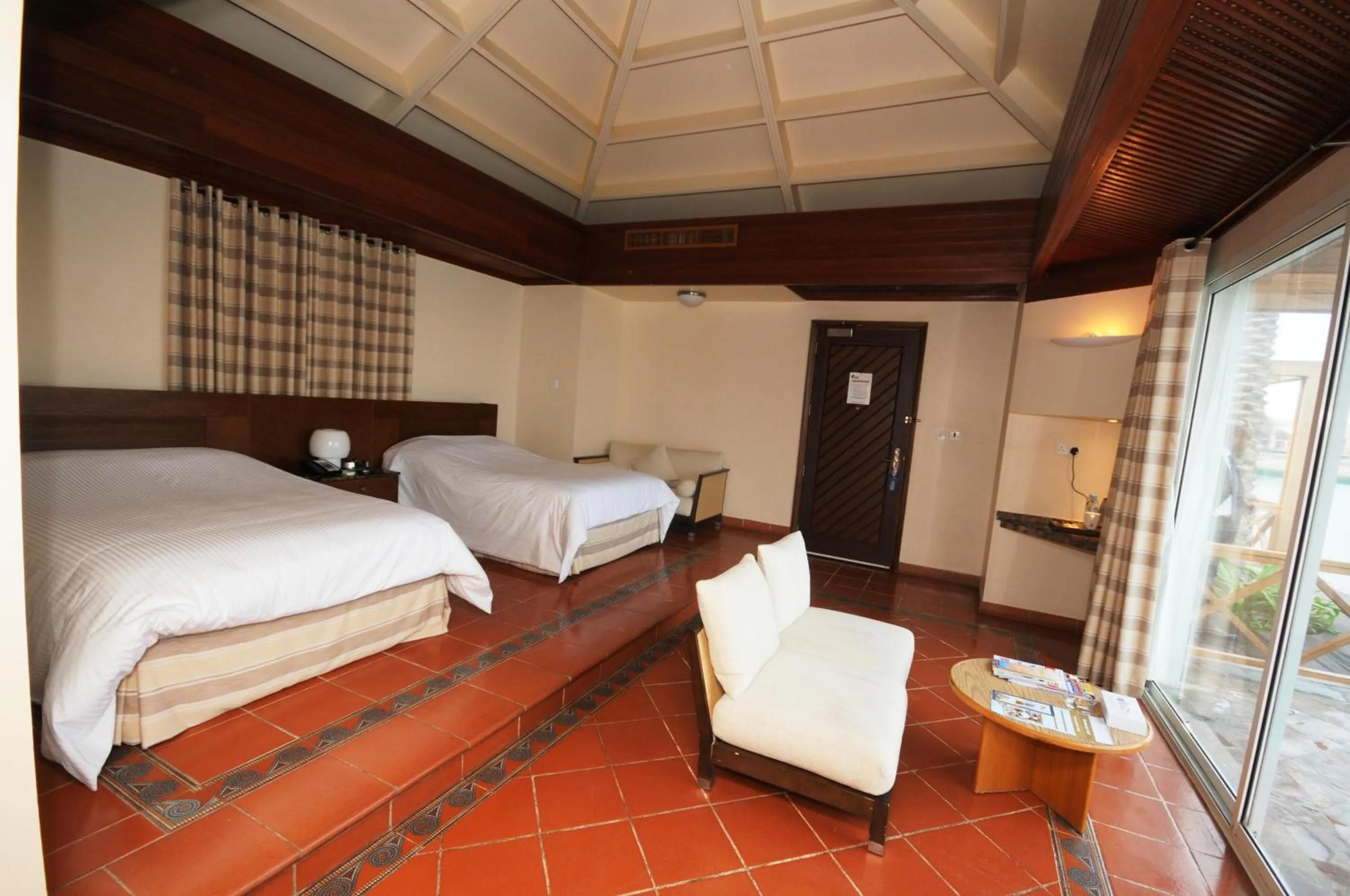 Balcony/Terrace, Bed in AlBander Hotel & Resort