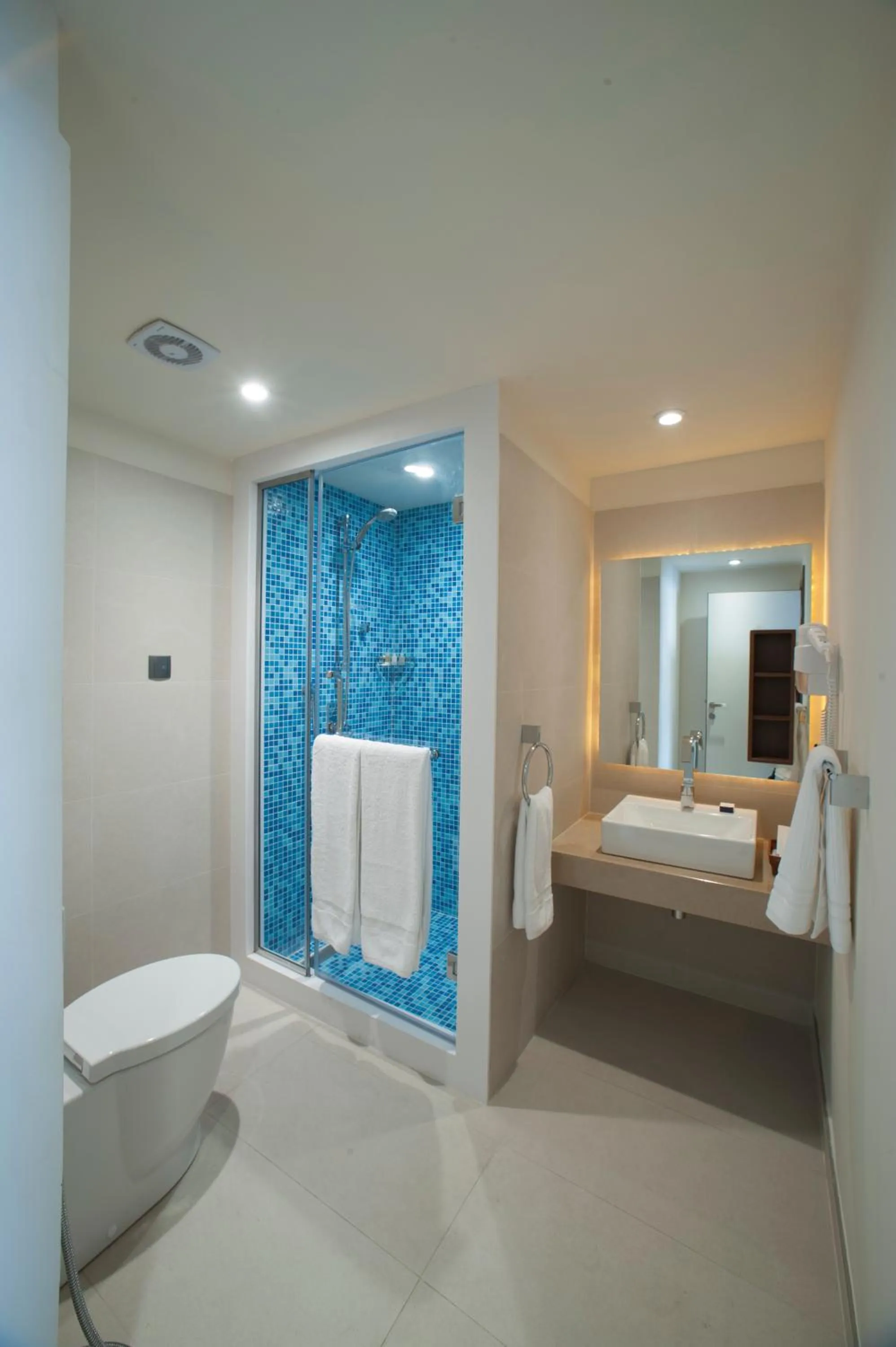 Bathroom, Bed in AlBander Hotel & Resort