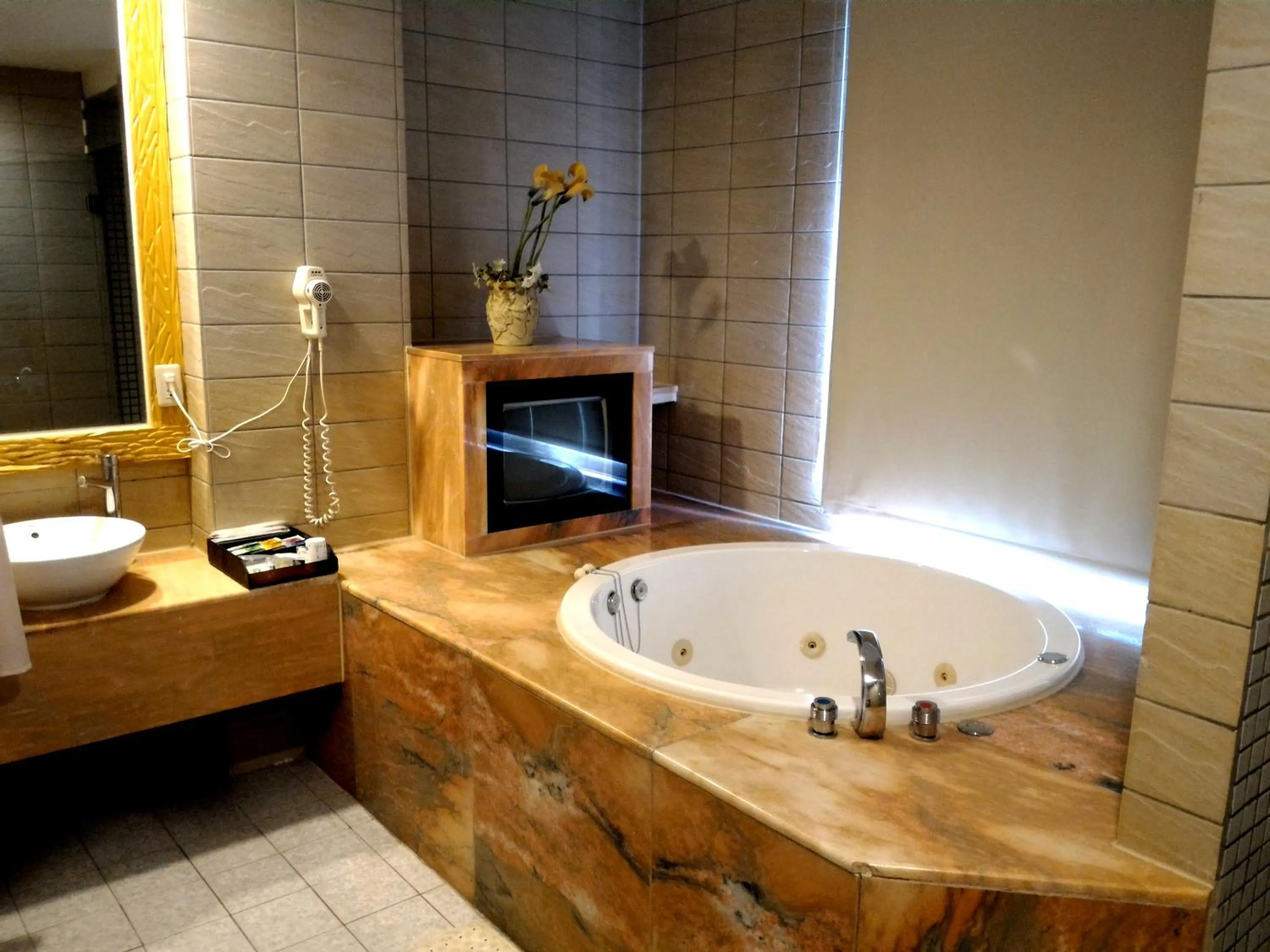 Bathroom in 楓采行館