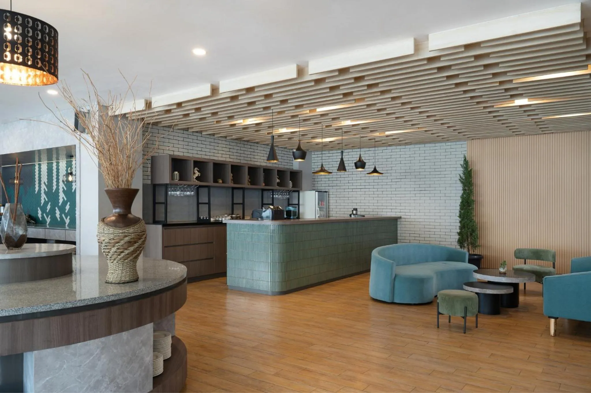 Restaurant/places to eat in favehotel Subang