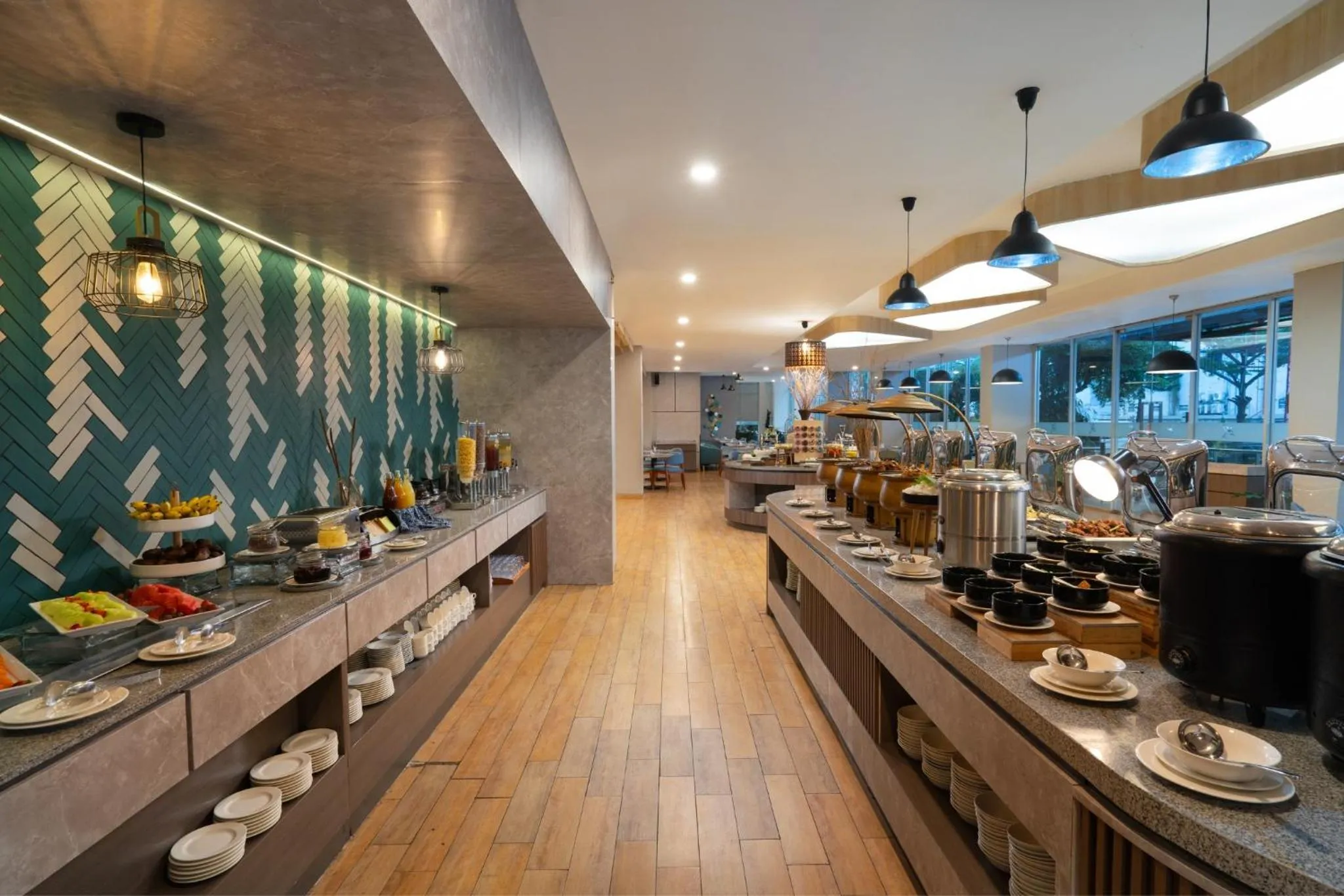 Restaurant/places to eat in favehotel Subang