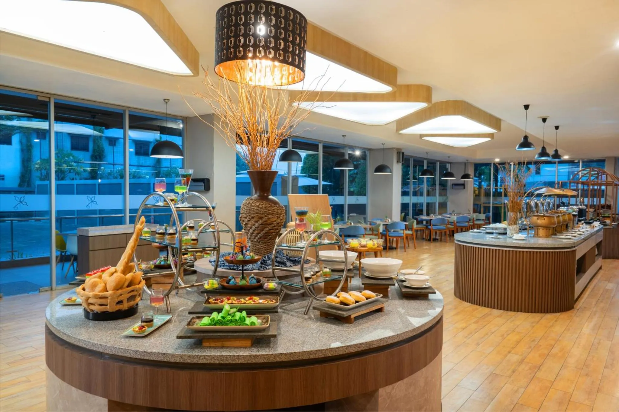 Restaurant/places to eat in favehotel Subang