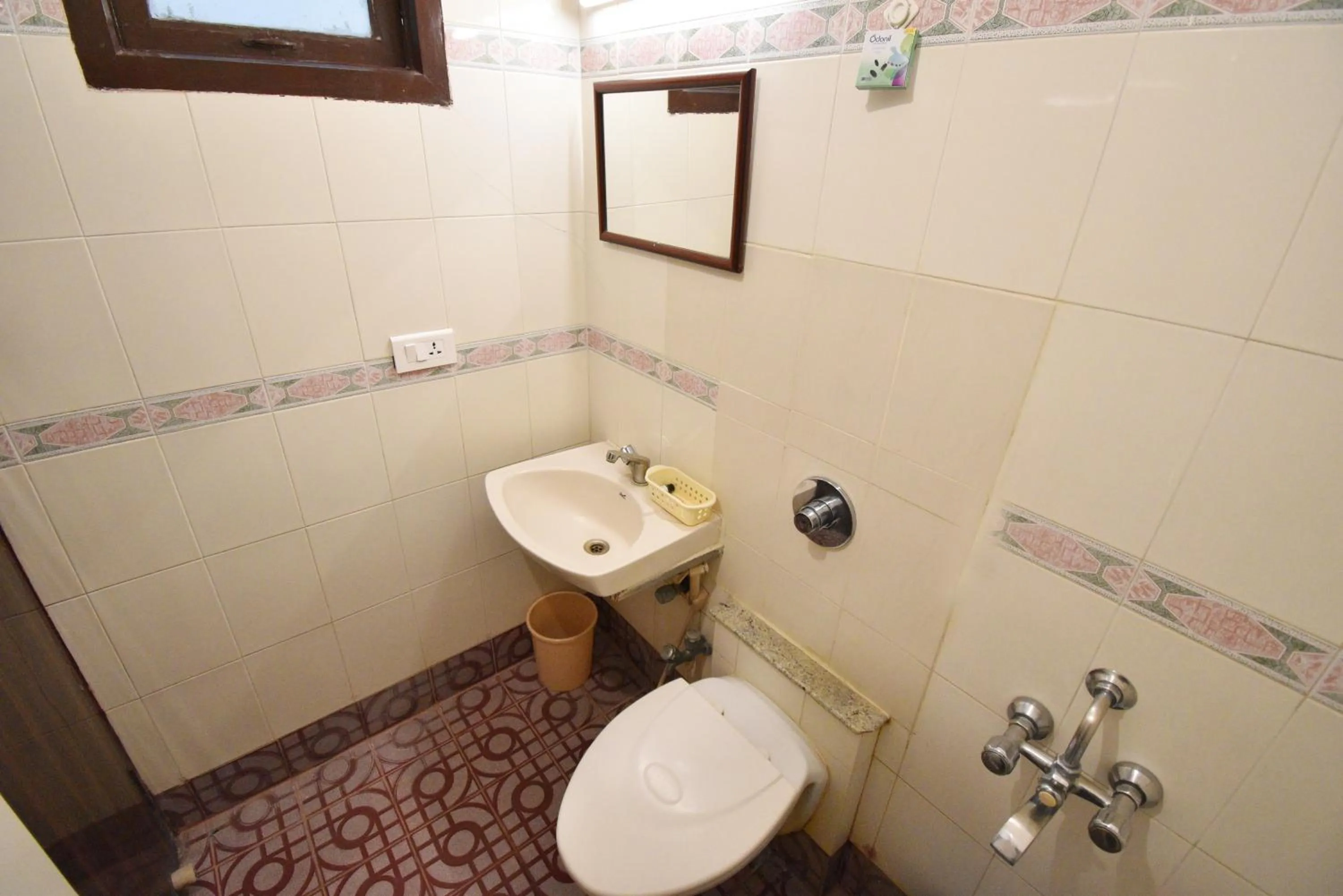 Bathroom in Pondicherry Executive Inn