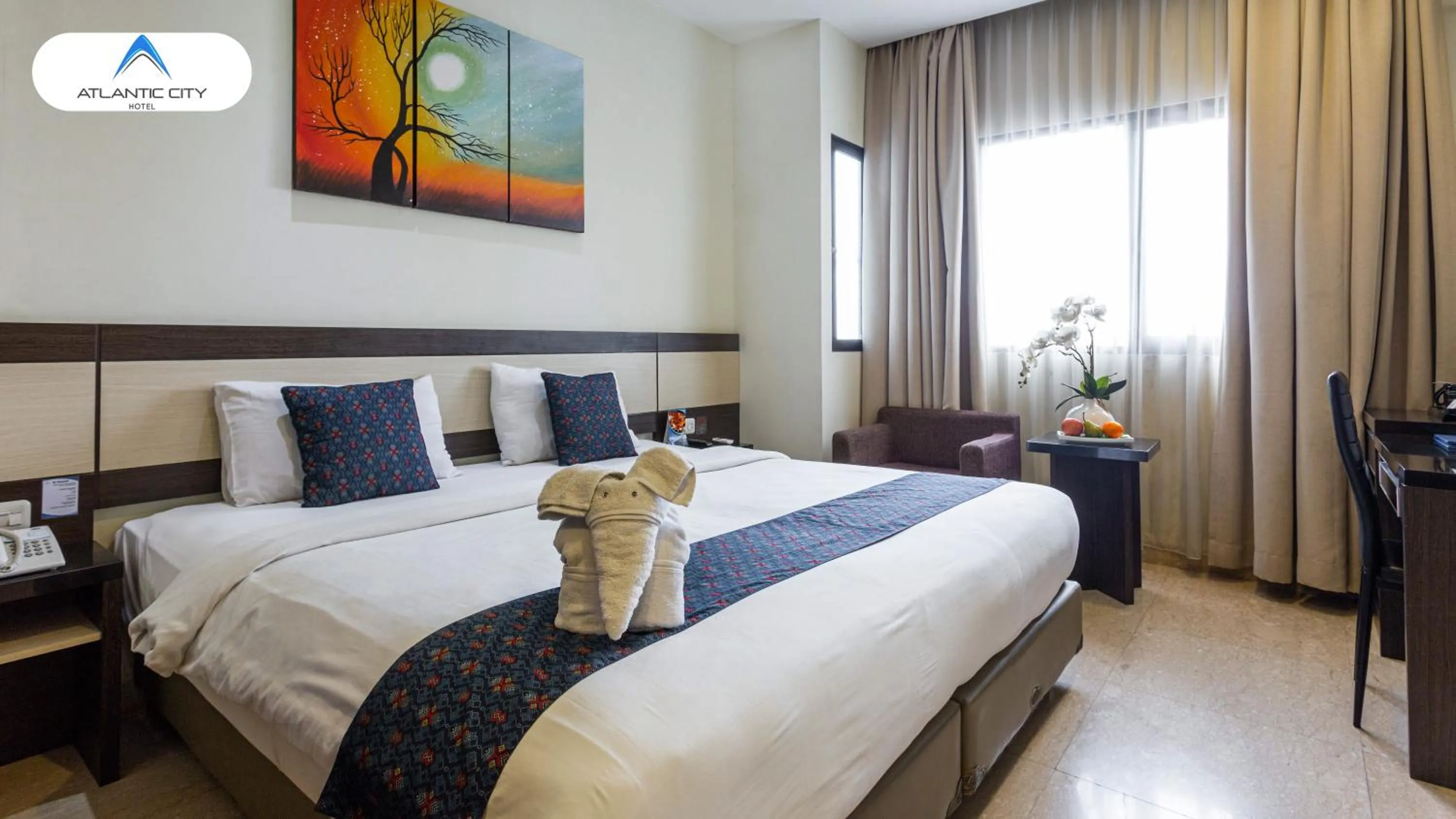 Bedroom, Bed in Atlantic City Hotel