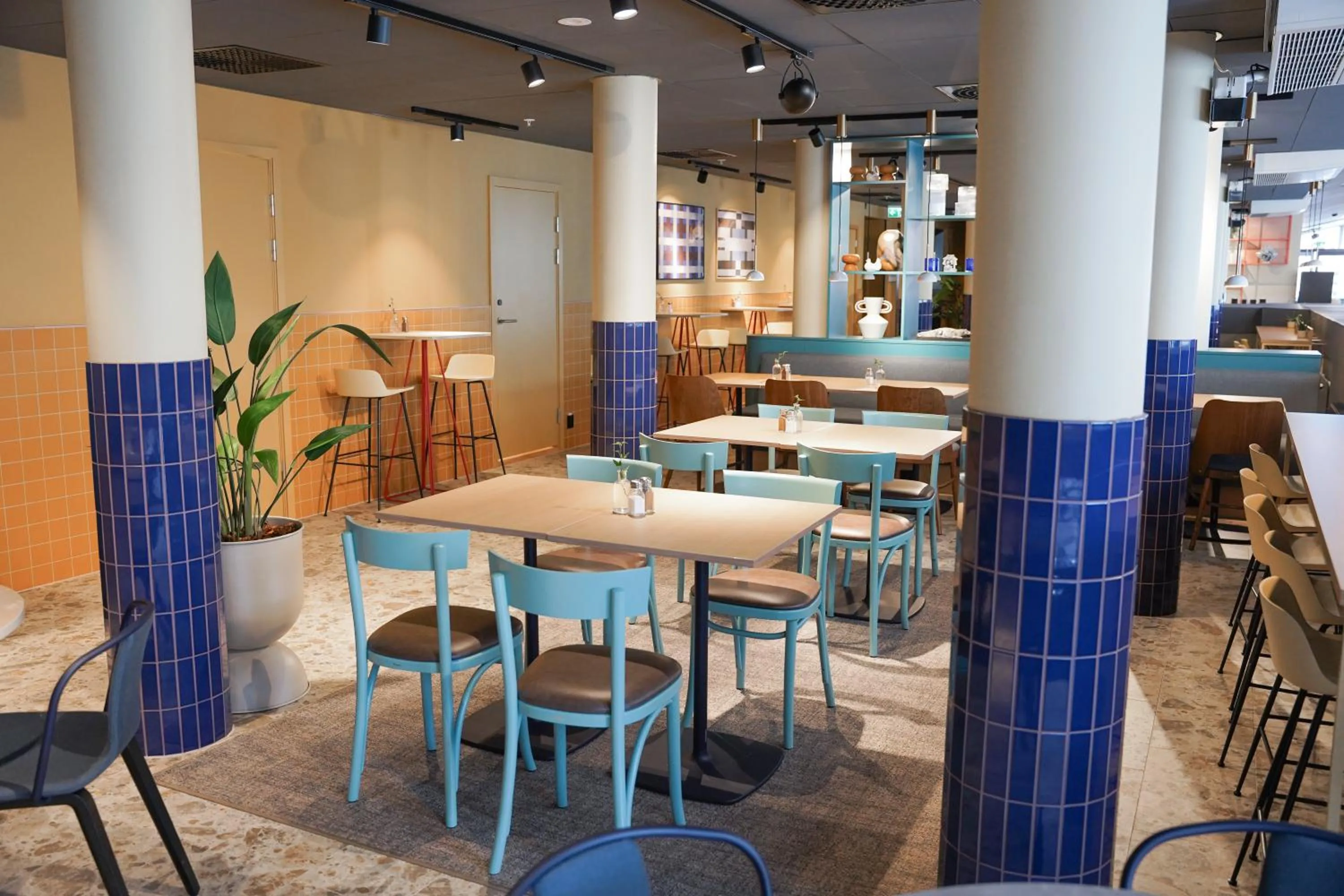 Restaurant/places to eat in Comfort Hotel Panorama