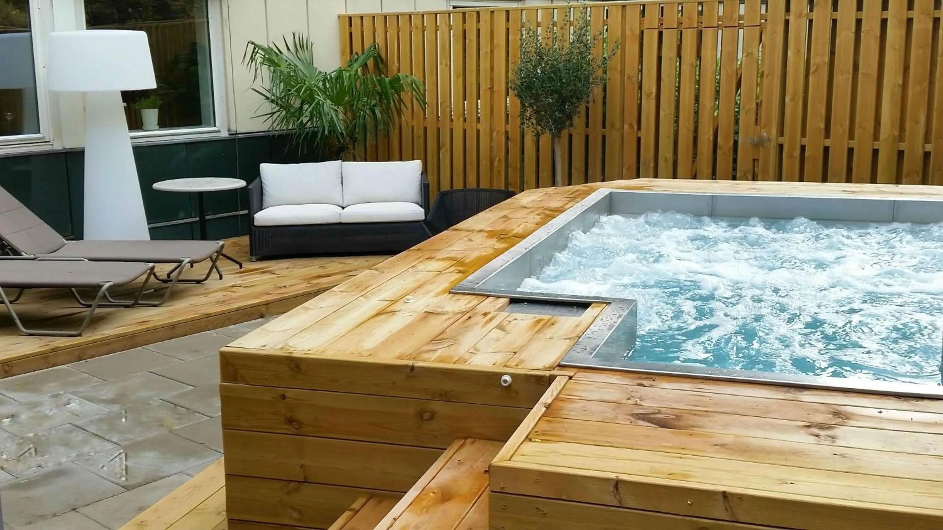 Hot Tub in Comfort Hotel Panorama