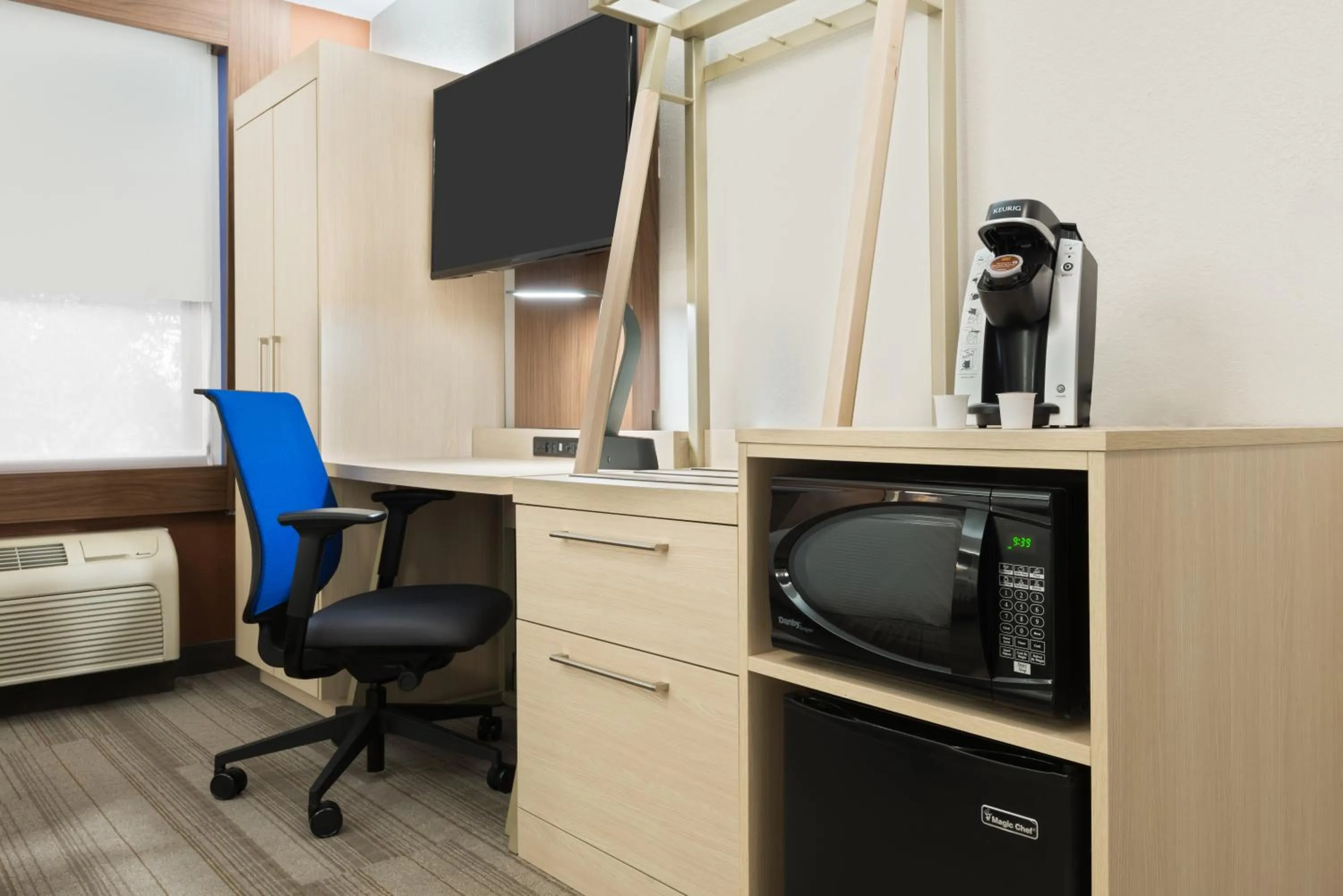 Bedroom in Holiday Inn Express & Suites - Nearest Universal Orlando by IHG