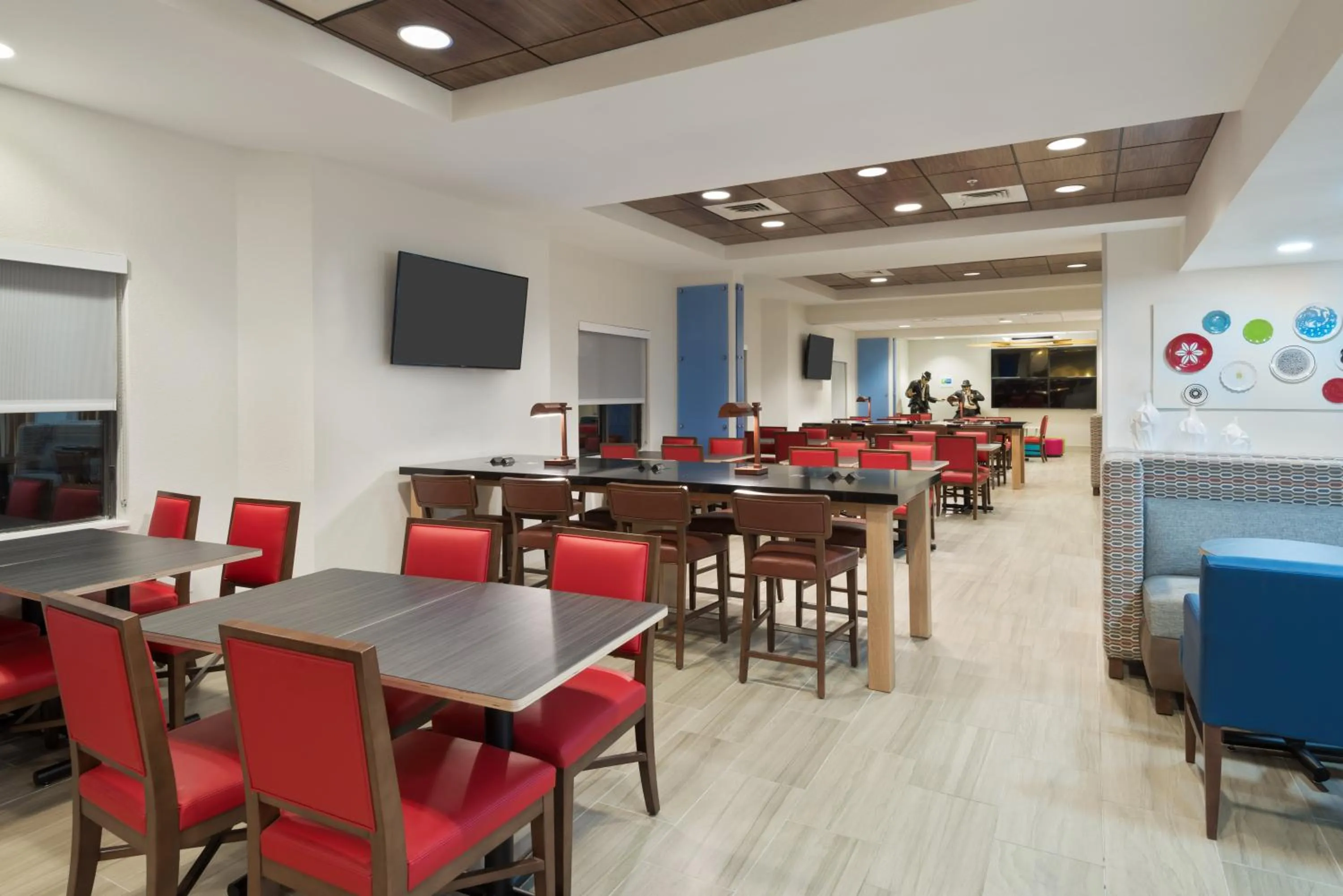 Breakfast in Holiday Inn Express & Suites - Nearest Universal Orlando by IHG