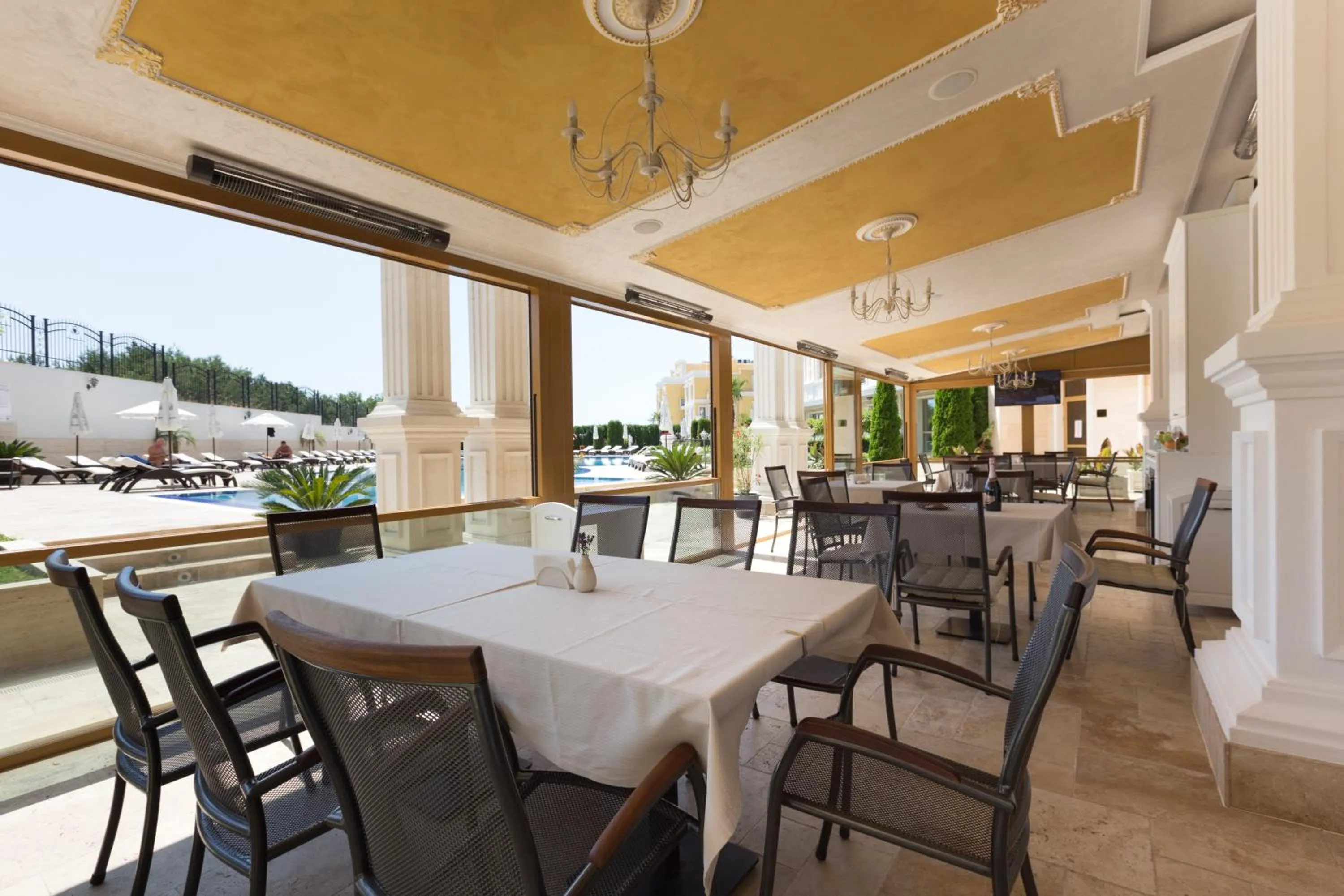 Restaurant/places to eat in VILLA FLORENCE Boutique Apart Hotel