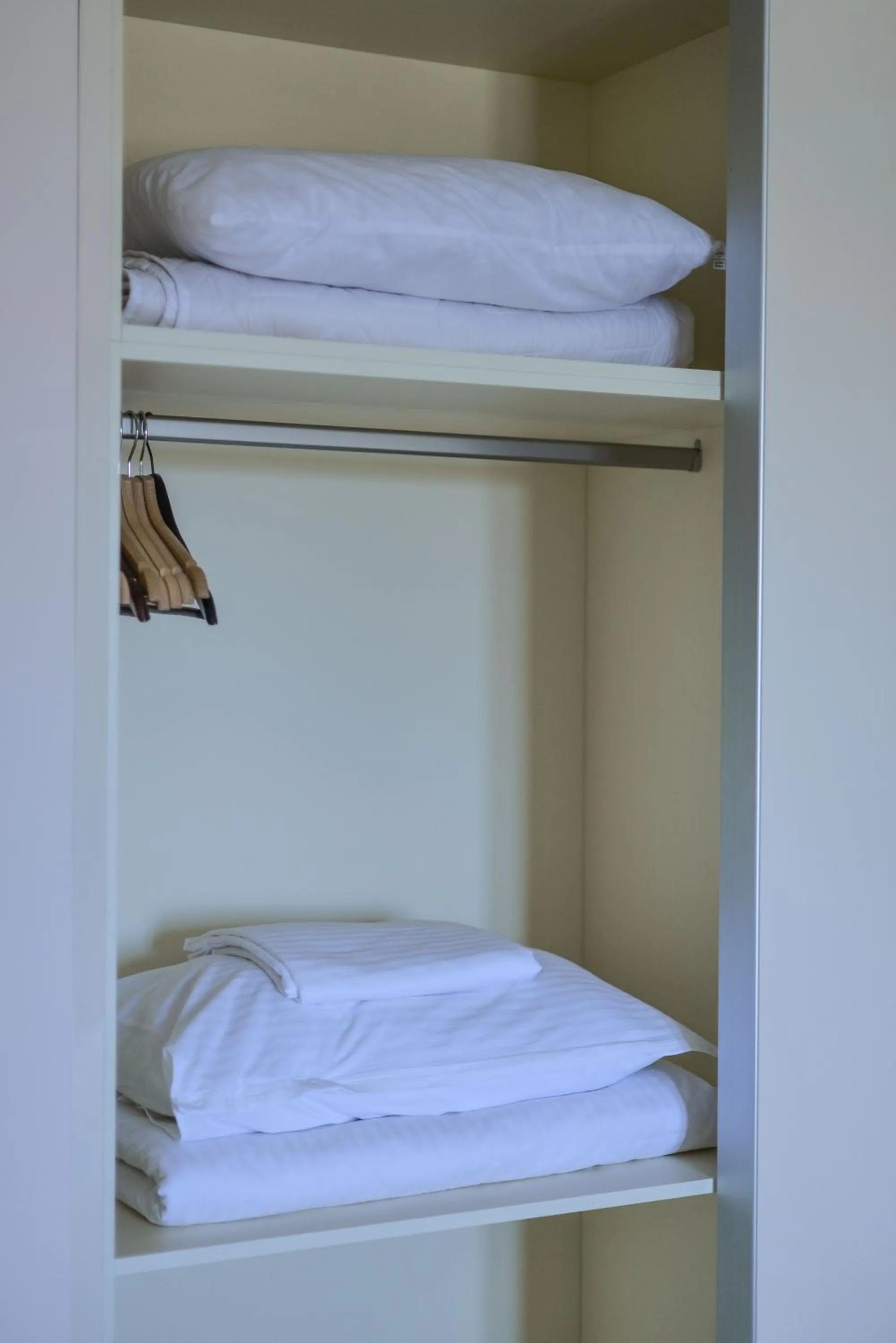 Decorative detail, Bed in VILLA FLORENCE Boutique Apart Hotel