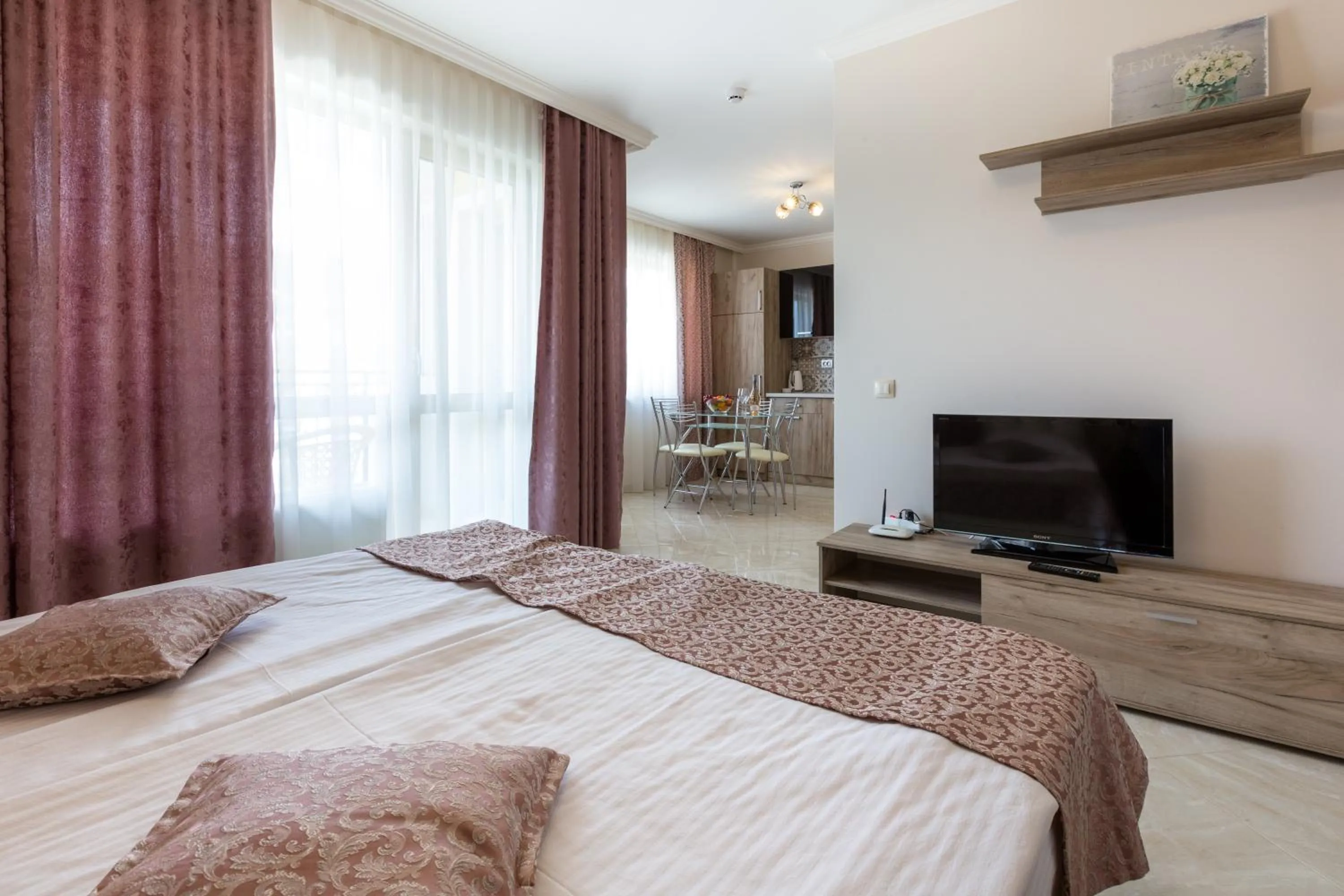 TV and multimedia, Bed in VILLA FLORENCE Boutique Apart Hotel