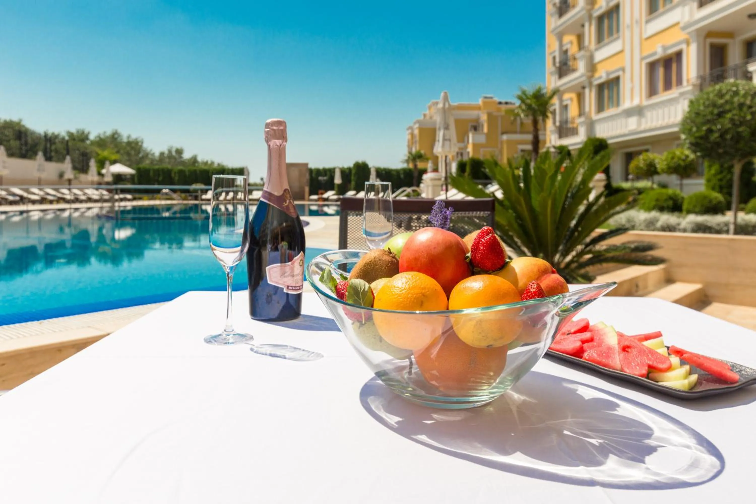 Food and drinks in VILLA FLORENCE Boutique Apart Hotel