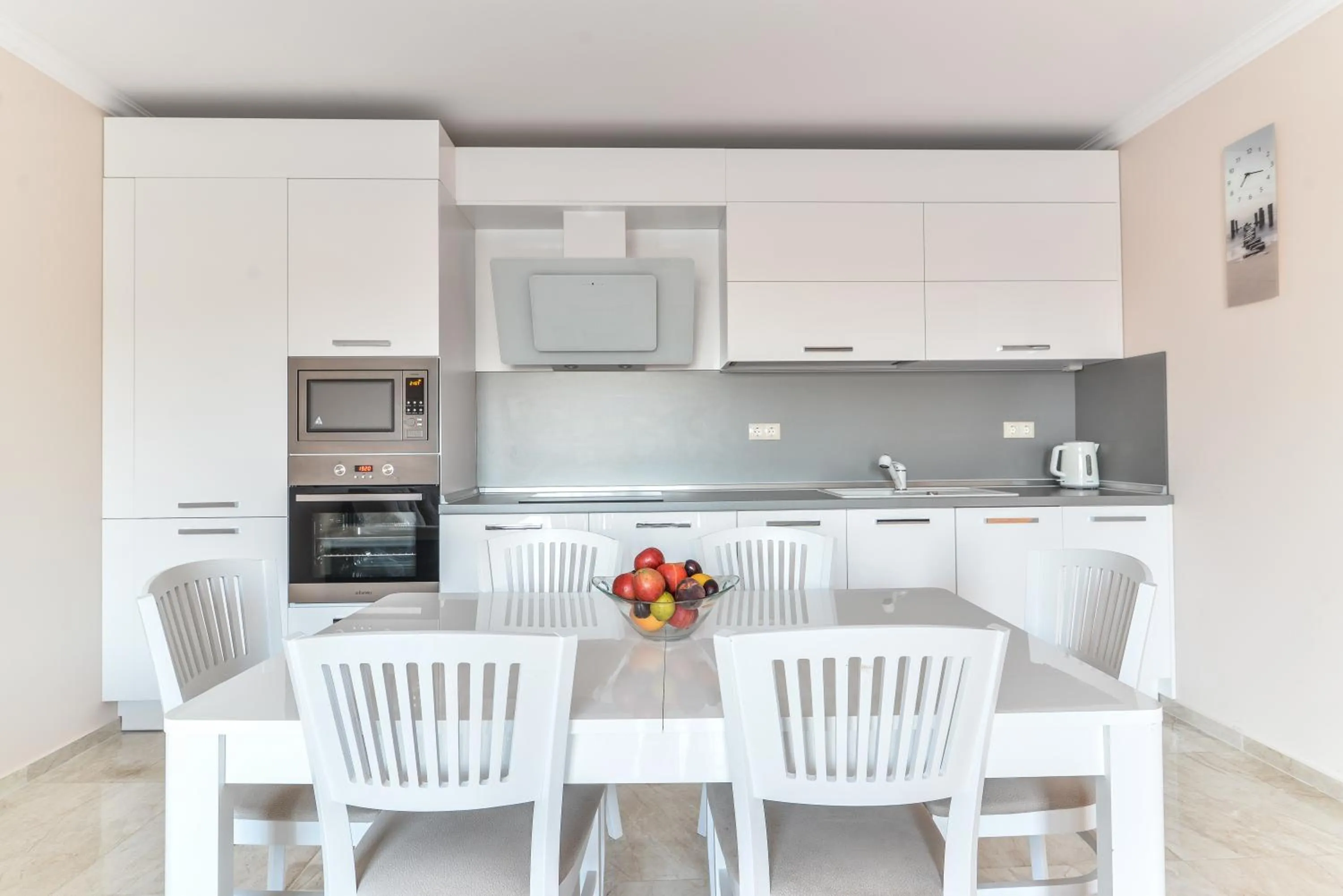 Kitchen or kitchenette in VILLA FLORENCE Boutique Apart Hotel