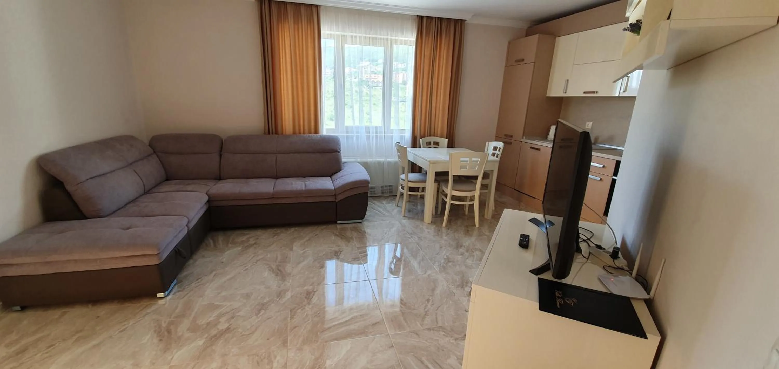 TV and multimedia in VILLA FLORENCE Boutique Apart Hotel