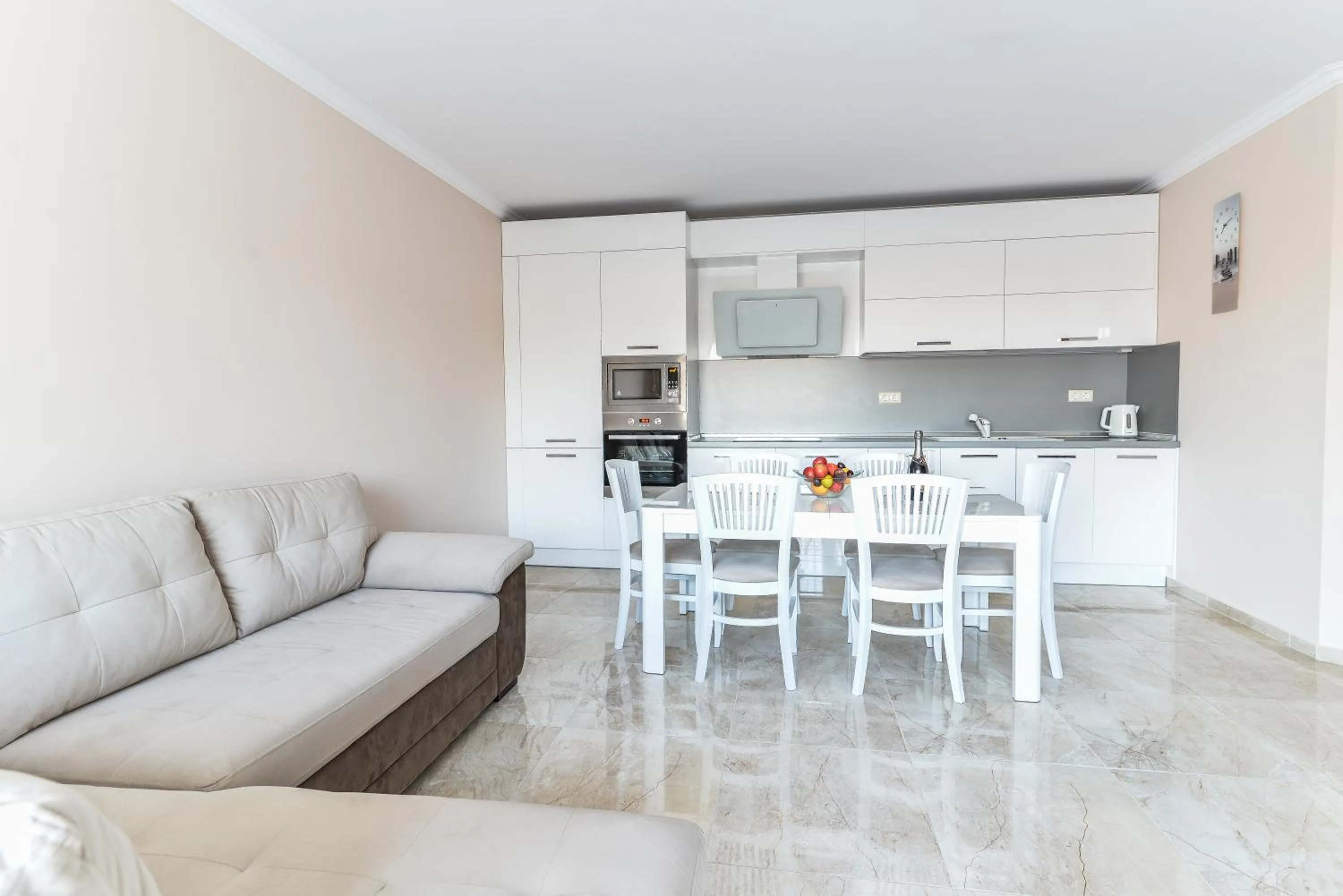 Kitchen or kitchenette in VILLA FLORENCE Boutique Apart Hotel