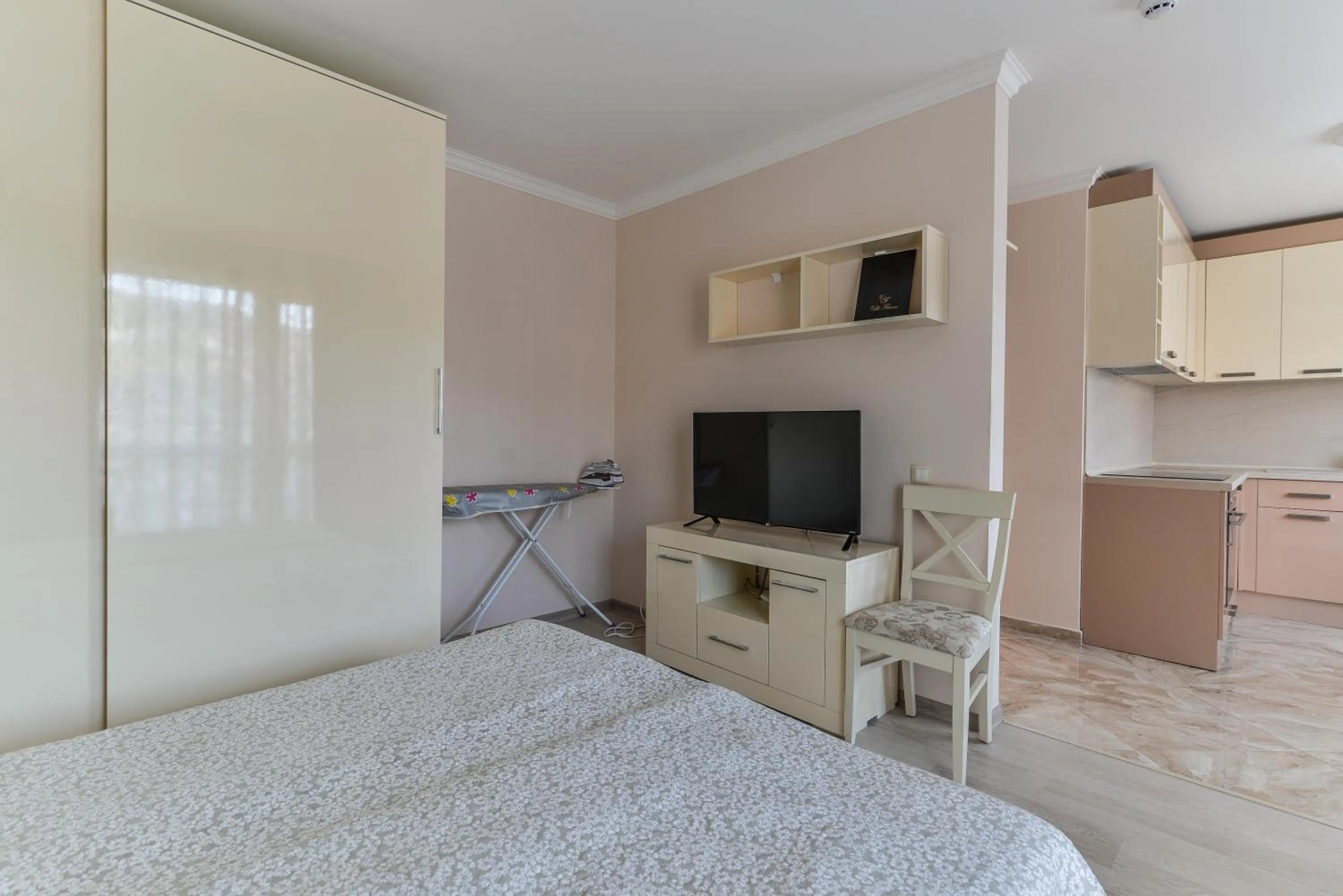 Bed in VILLA FLORENCE Boutique Apart Hotel