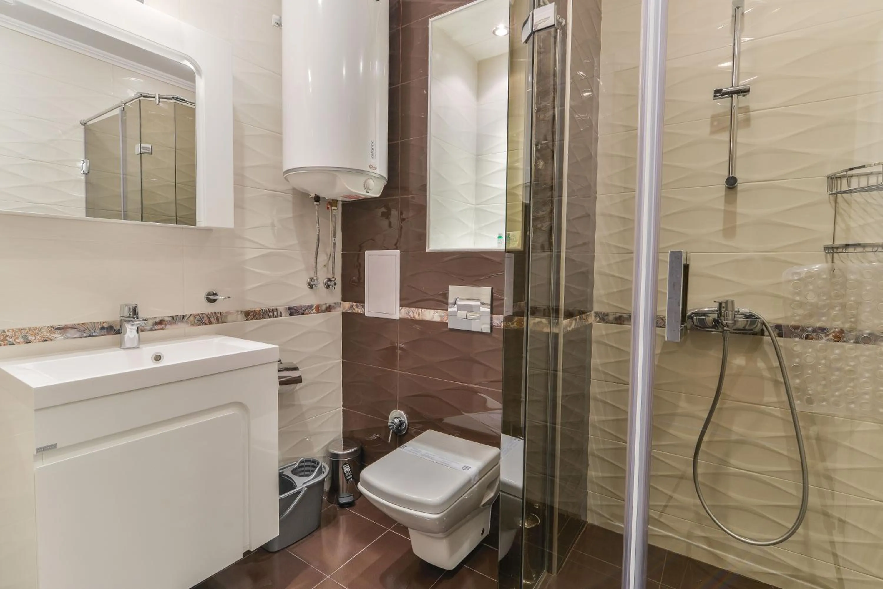 Shower in VILLA FLORENCE Boutique Apart Hotel