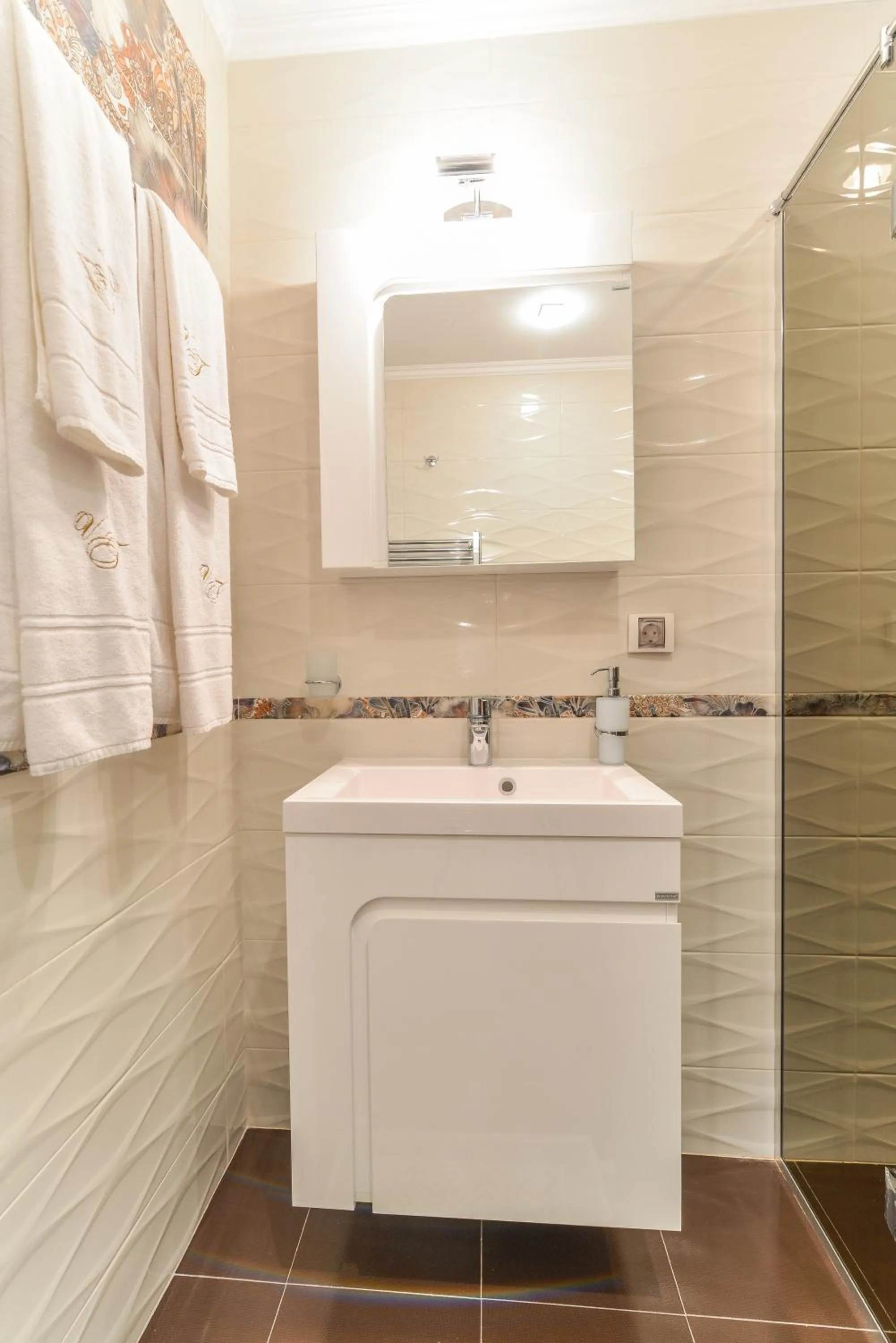 Shower in VILLA FLORENCE Boutique Apart Hotel