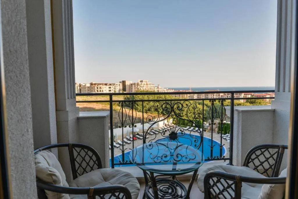 Balcony/Terrace in VILLA FLORENCE Boutique Apart Hotel