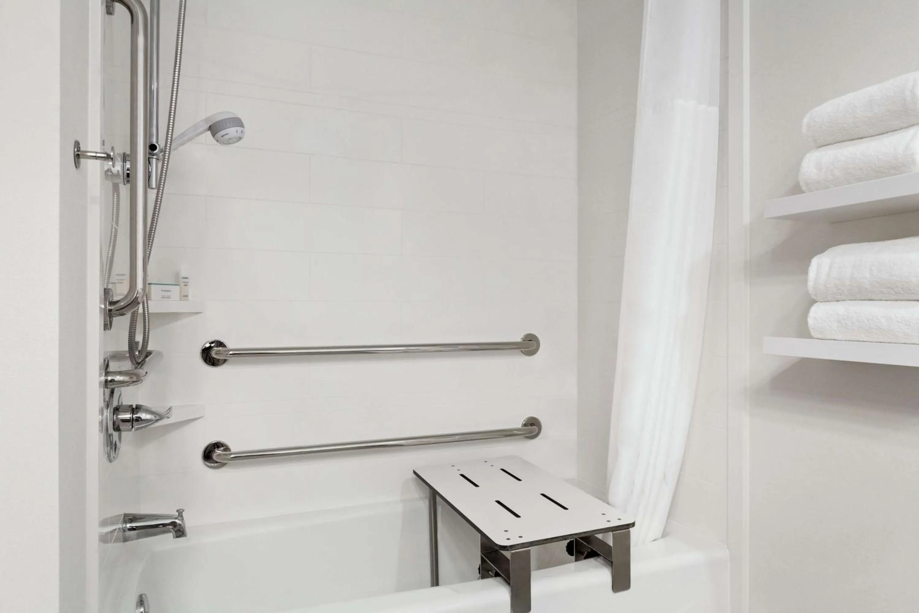 Bathroom in Hampton by Hilton Oklahoma City I-40 East- Tinker AFB