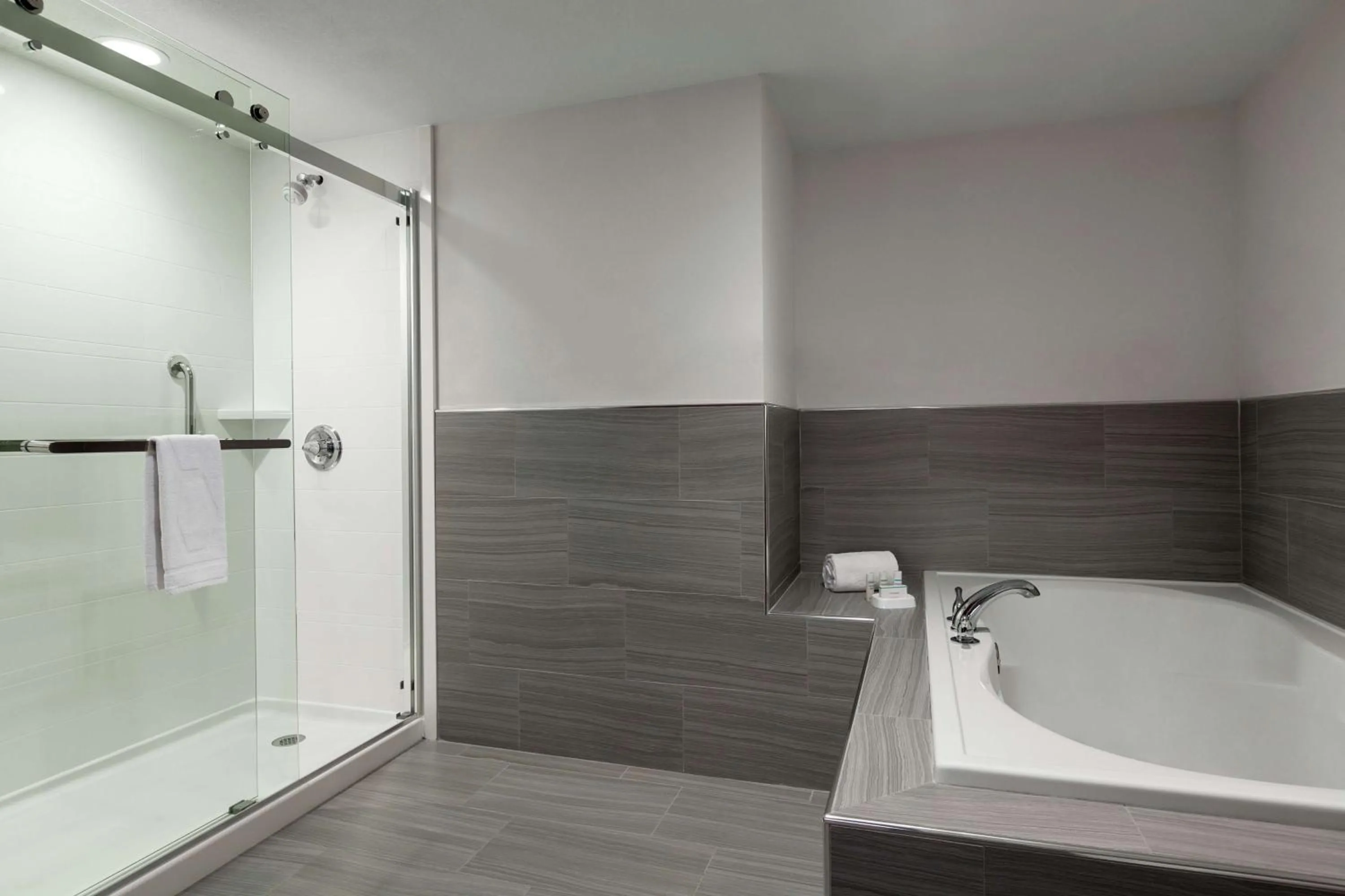 Bathroom in Hampton by Hilton Oklahoma City I-40 East- Tinker AFB