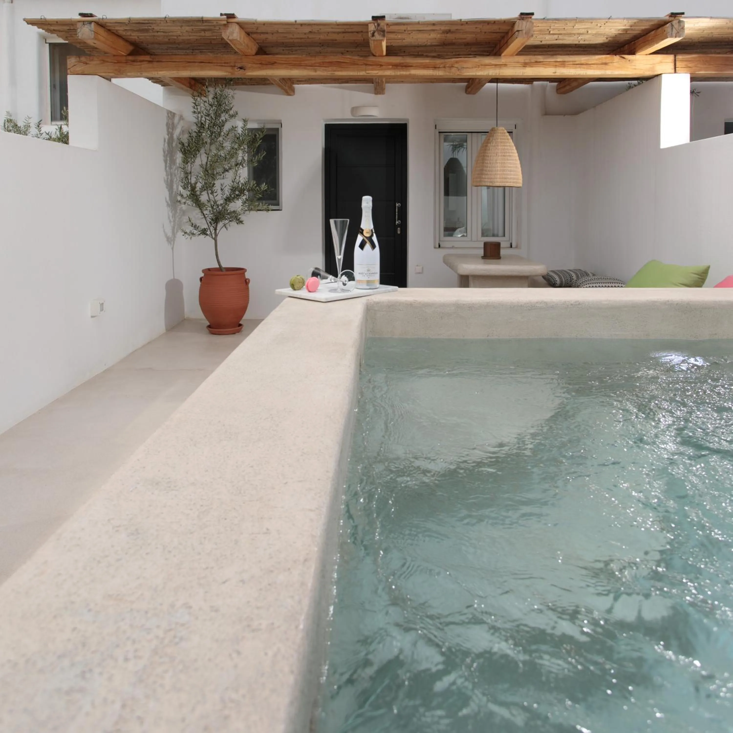 Hot Tub in Iphimedeia Luxury Hotel & Suites