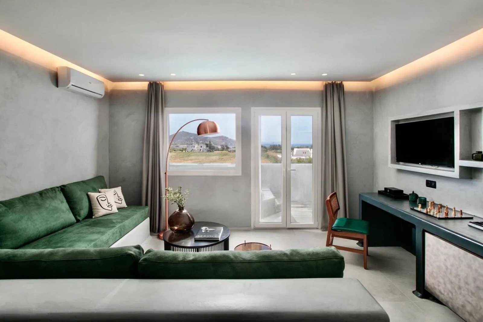 Iphimedeia Luxury Hotel & Suites