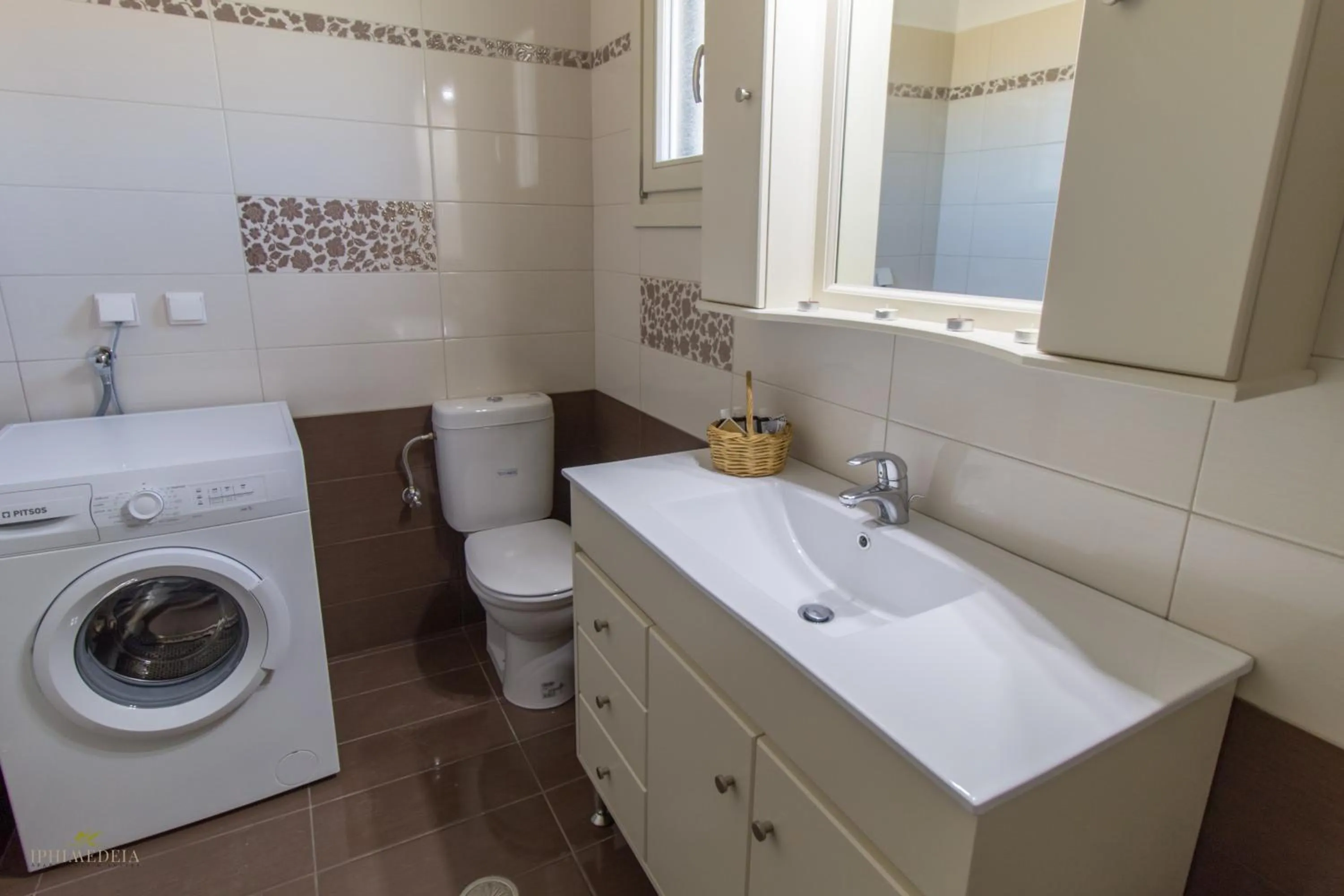 Shower in Iphimedeia Luxury Hotel & Suites