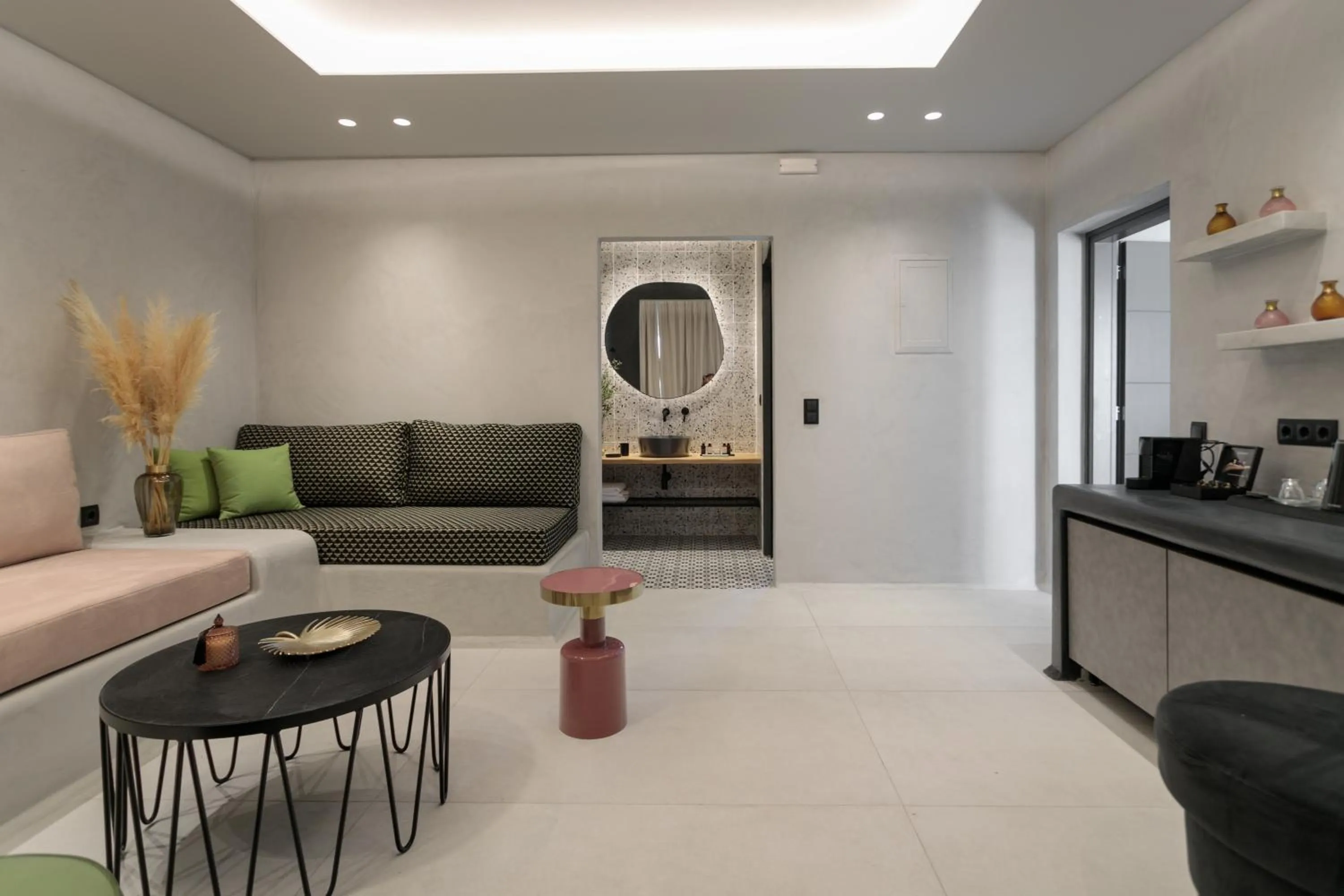 Iphimedeia Luxury Hotel & Suites