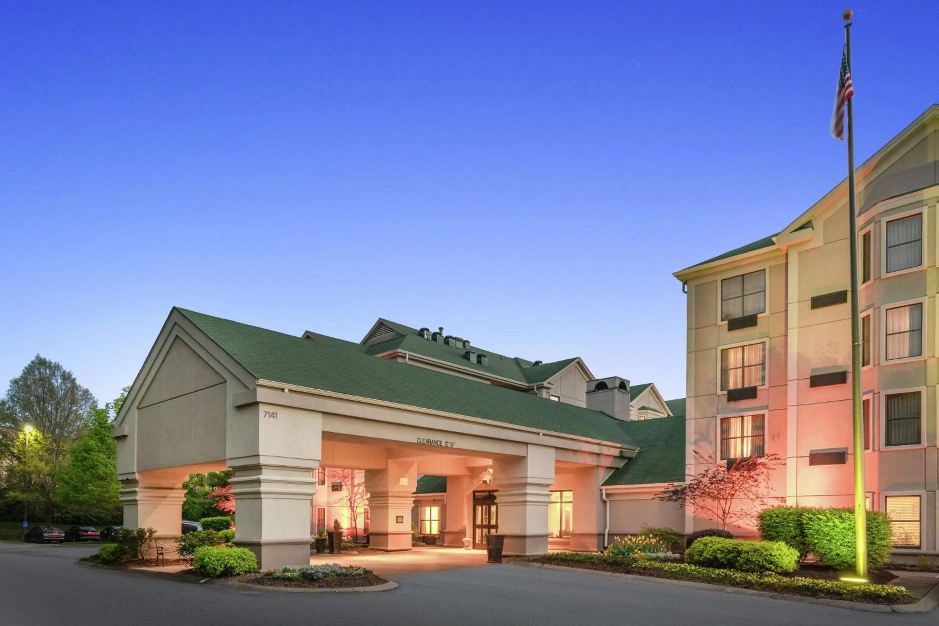 Property building in Hampton Inn & Suites Nashville Franklin