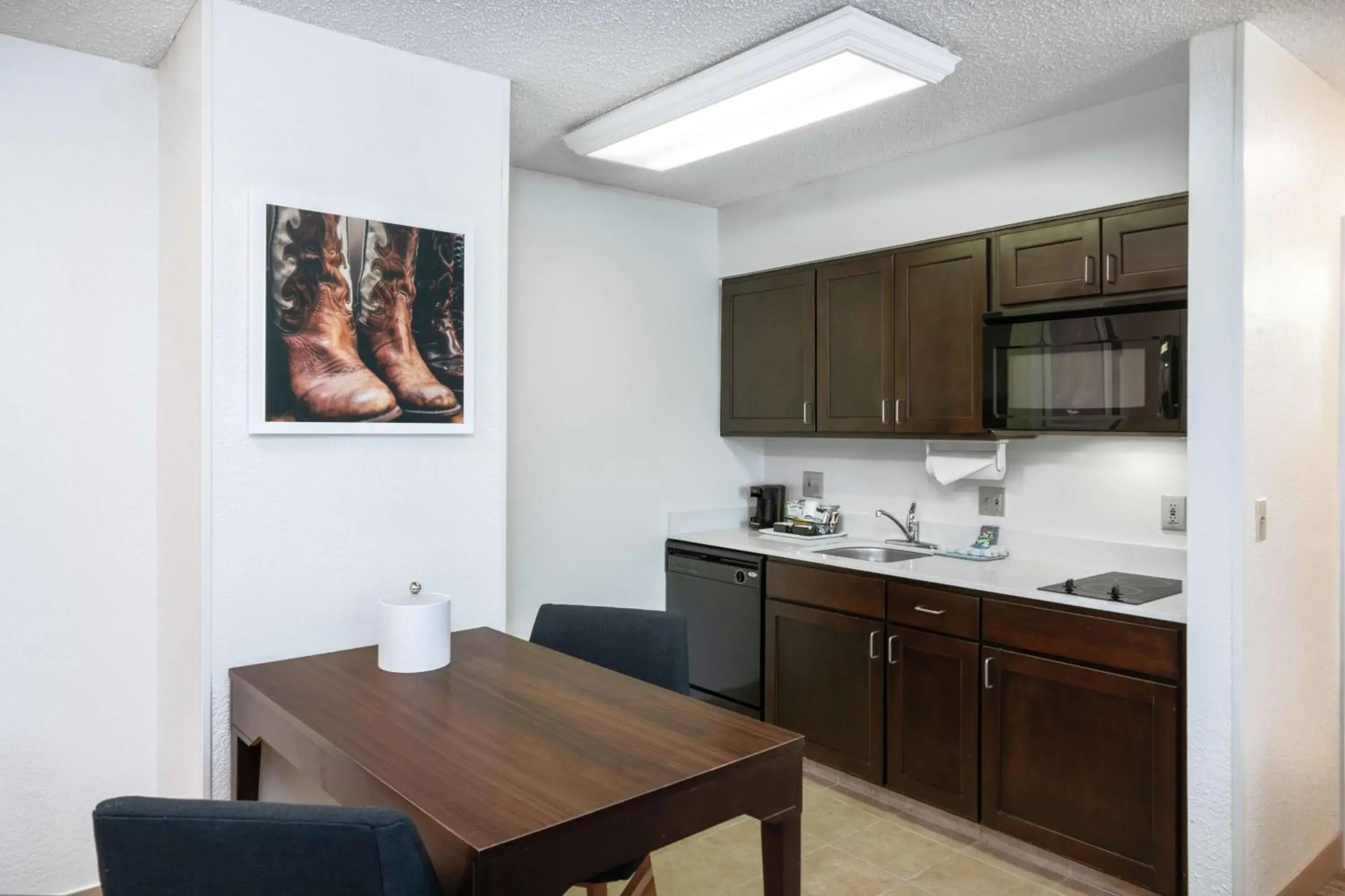 One-Bedroom King Suite with Kitchen - Non-Smoking in Hampton Inn & Suites Nashville Franklin One-Bedroom King Suite with Kitchen - Non-Smoking in Hampton Inn & Suites Nashville Franklin