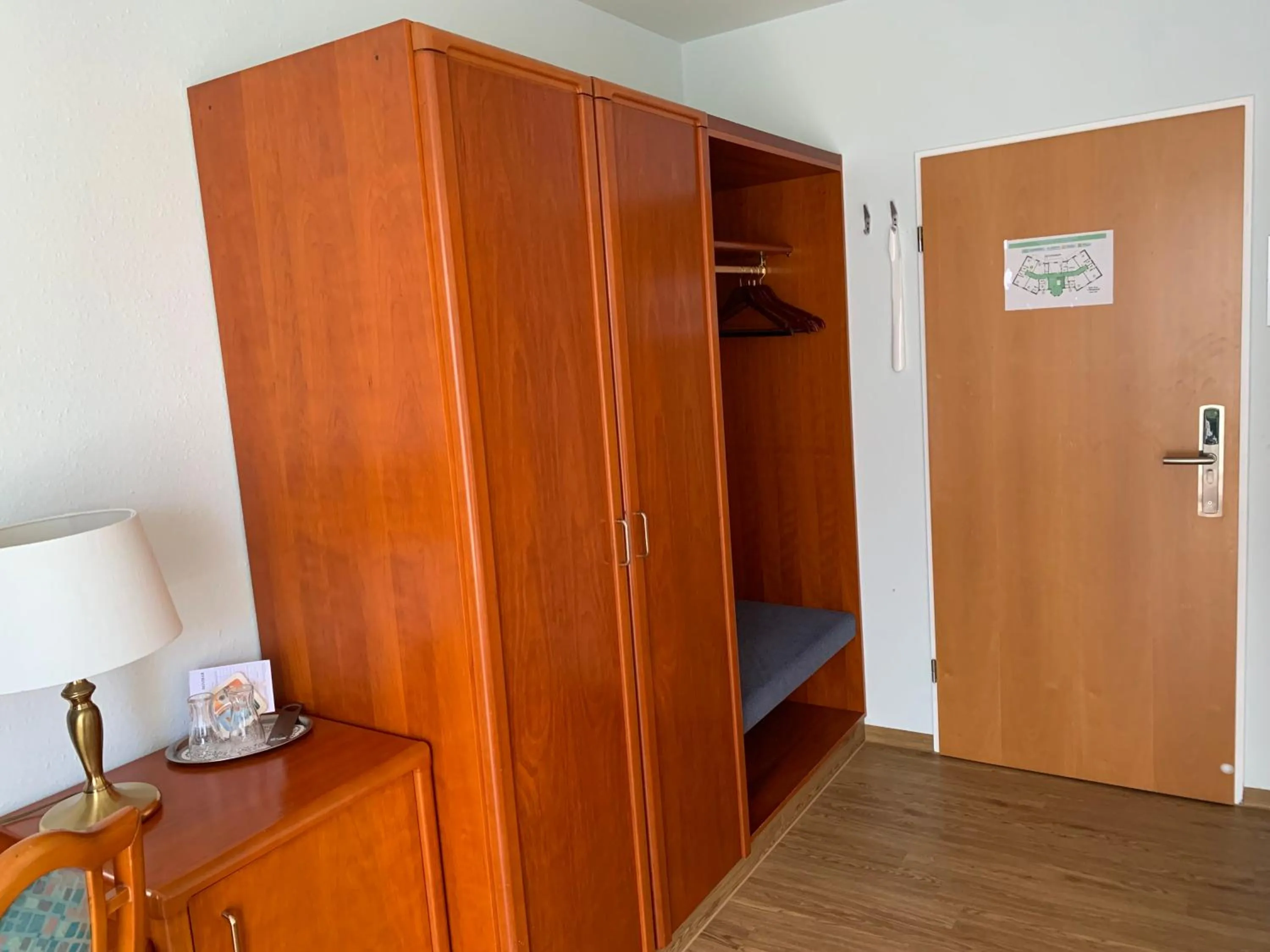 TV and multimedia in Hotel Flora